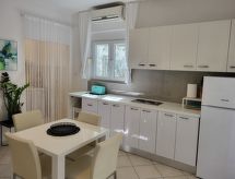 Vrijstaande woning Katarina aan zee bij Starigrad-Paklenica - thumbnail 5