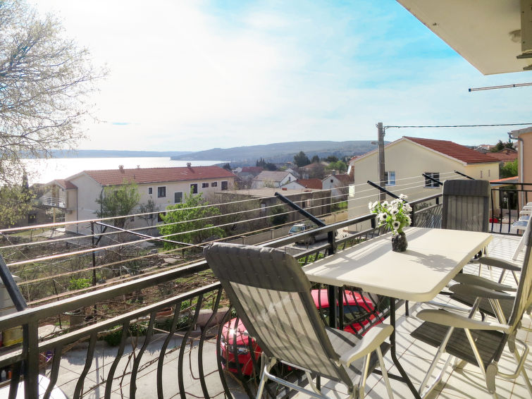 Op 350 m van zee: Ruim appartement met wellness in Starigrad-Paklenica in Starigrad Paklenica