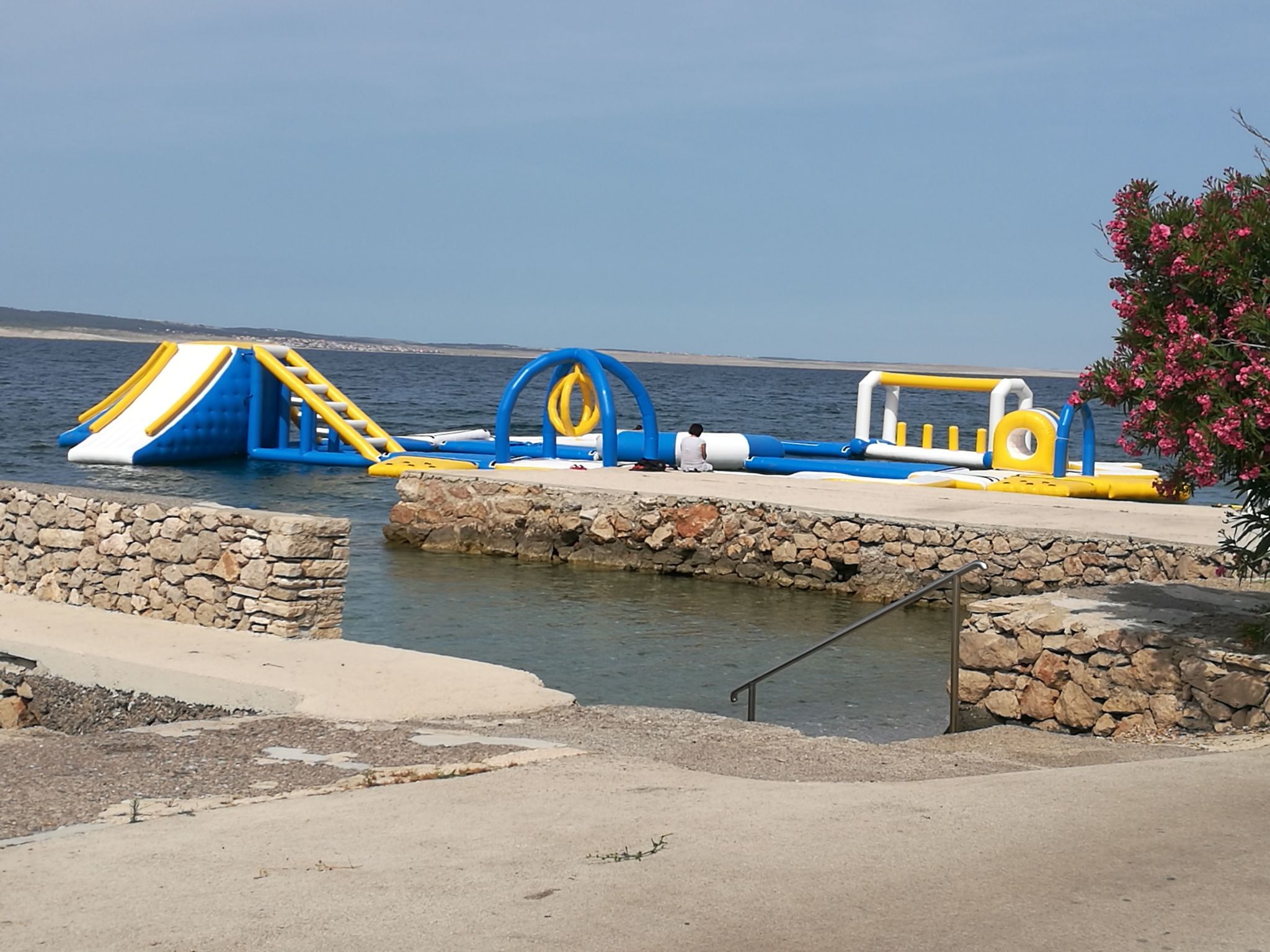 Geräumige Wohnung in Starigrad mit privatem Parkplatz und Bergblick-Outside