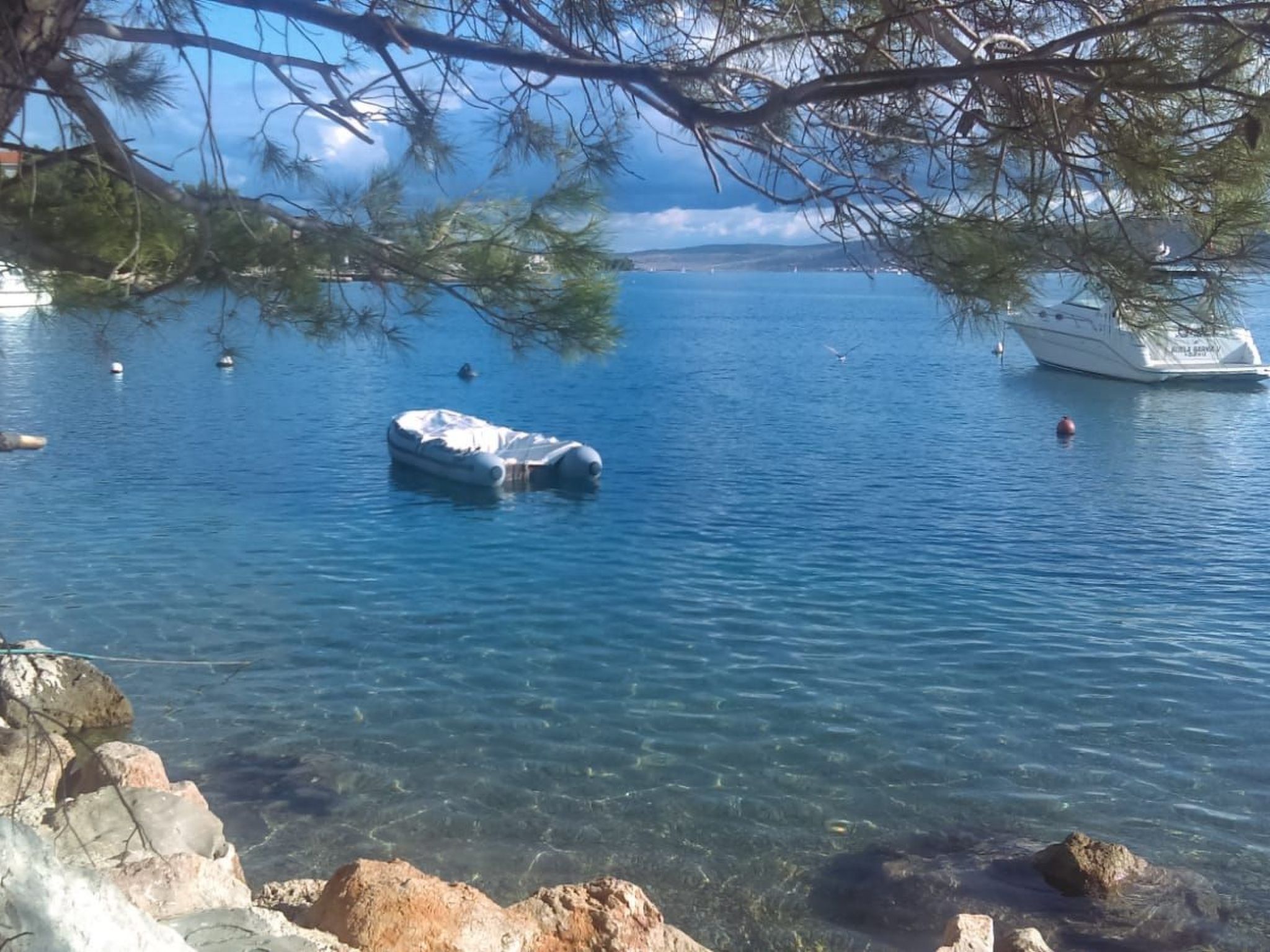 Geräumige Wohnung in Starigrad mit privatem Parkplatz und Bergblick-Outside