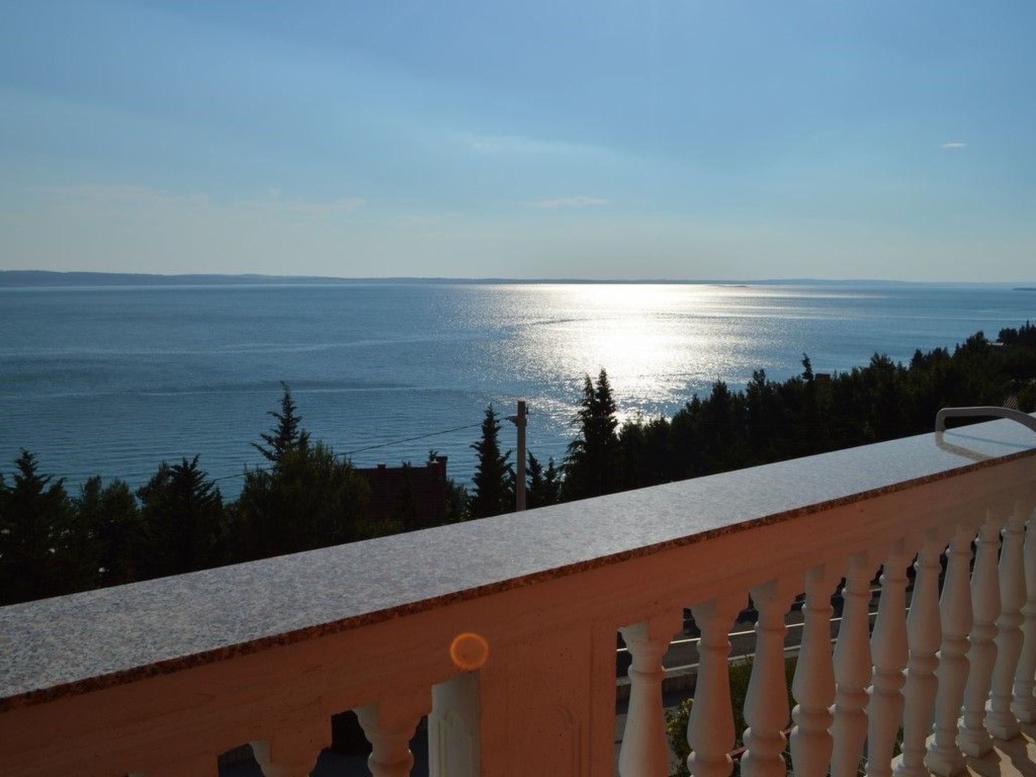 Gemütliche Wohnung mit Meerblick vom Balkon aus-Image-tags.info