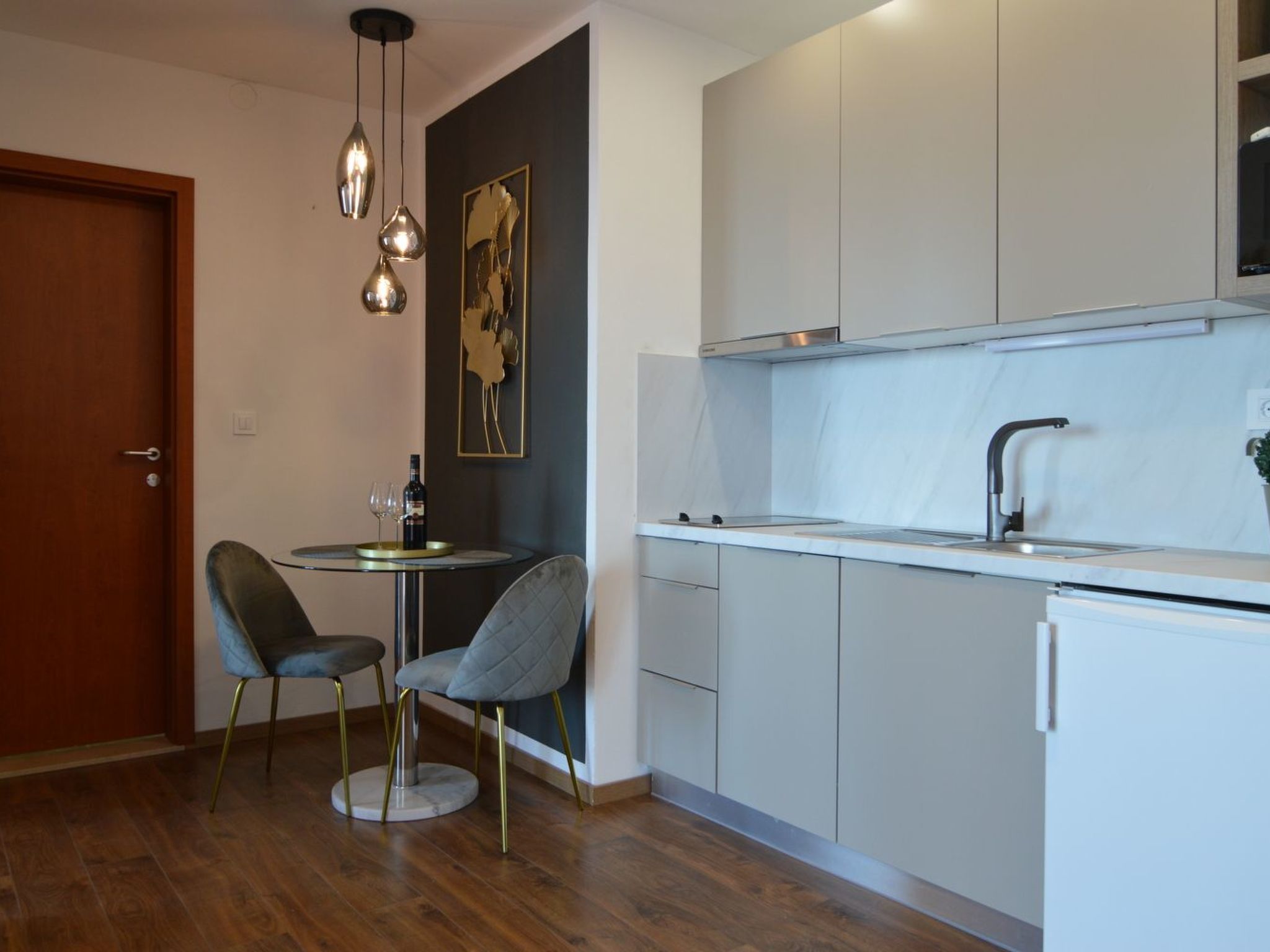 Gemütliche Wohnung mit Meerblick vom Balkon aus-Image-tags.info