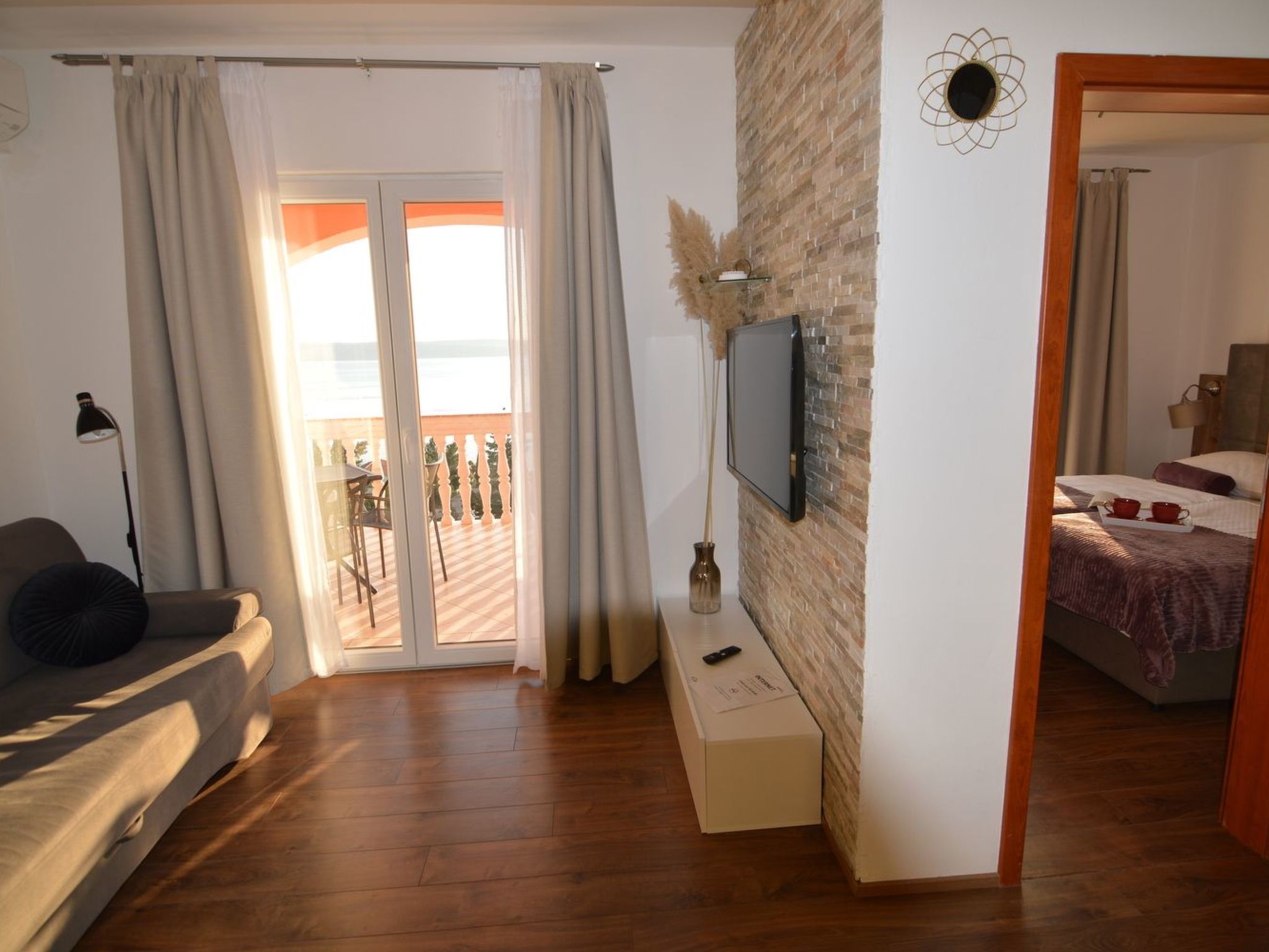 Gemütliche Wohnung mit Meerblick vom Balkon aus-Image-tags.info