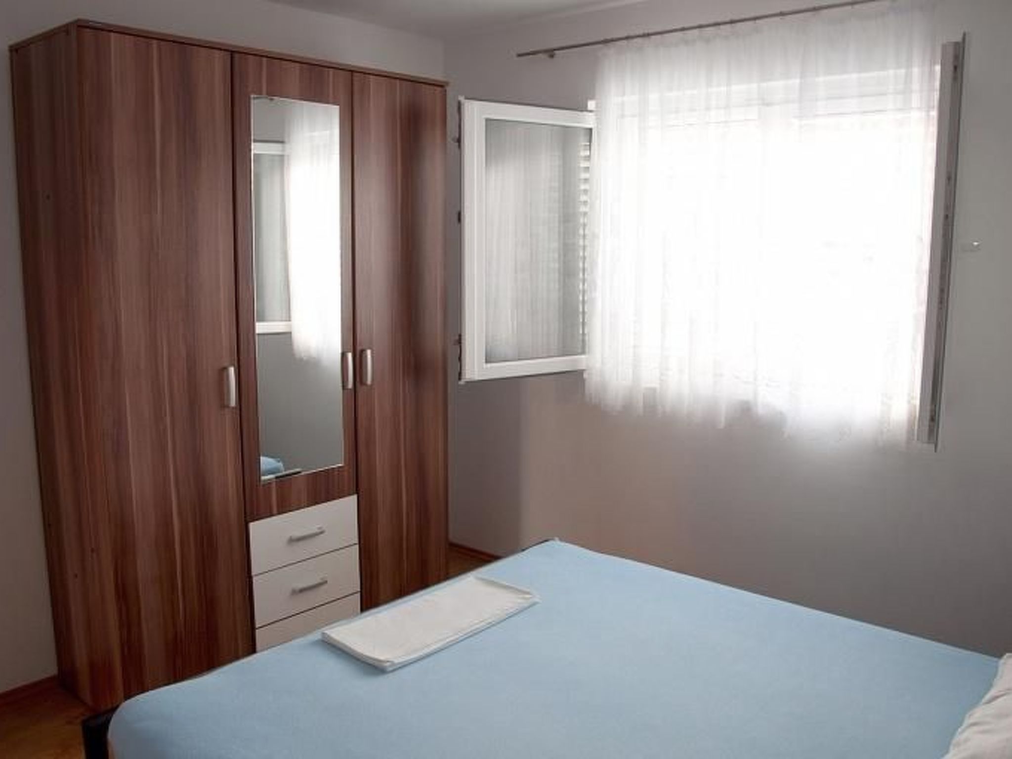 Mit Balkon für vier Personen-Image-tags.info