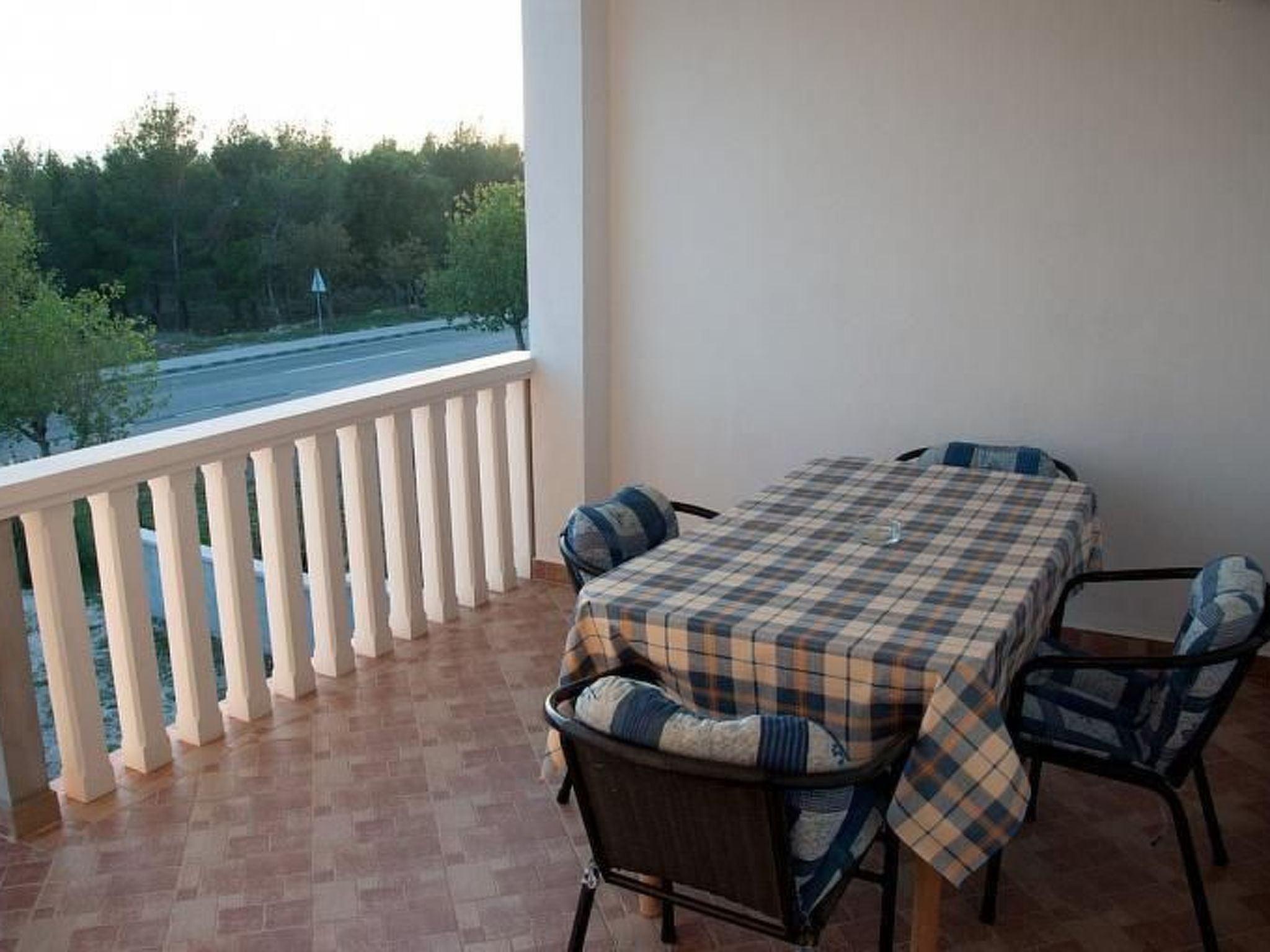 Mit Balkon für vier Personen-Image-tags.info