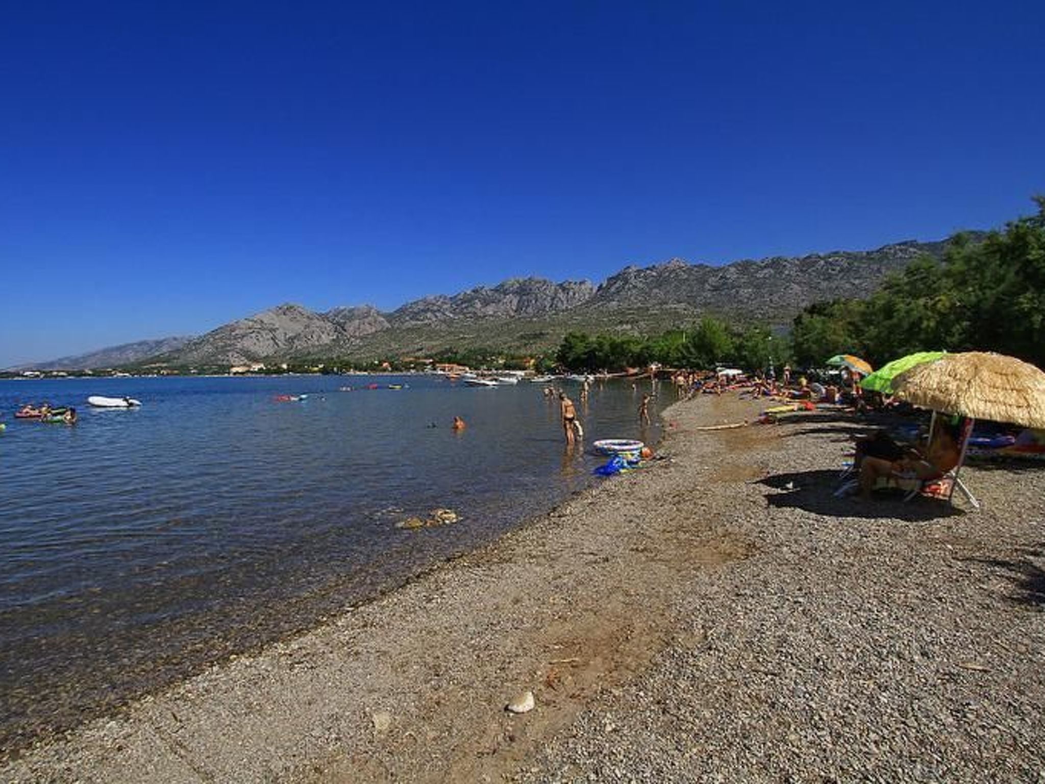 Mit Balkon für vier Personen-Image-tags.info