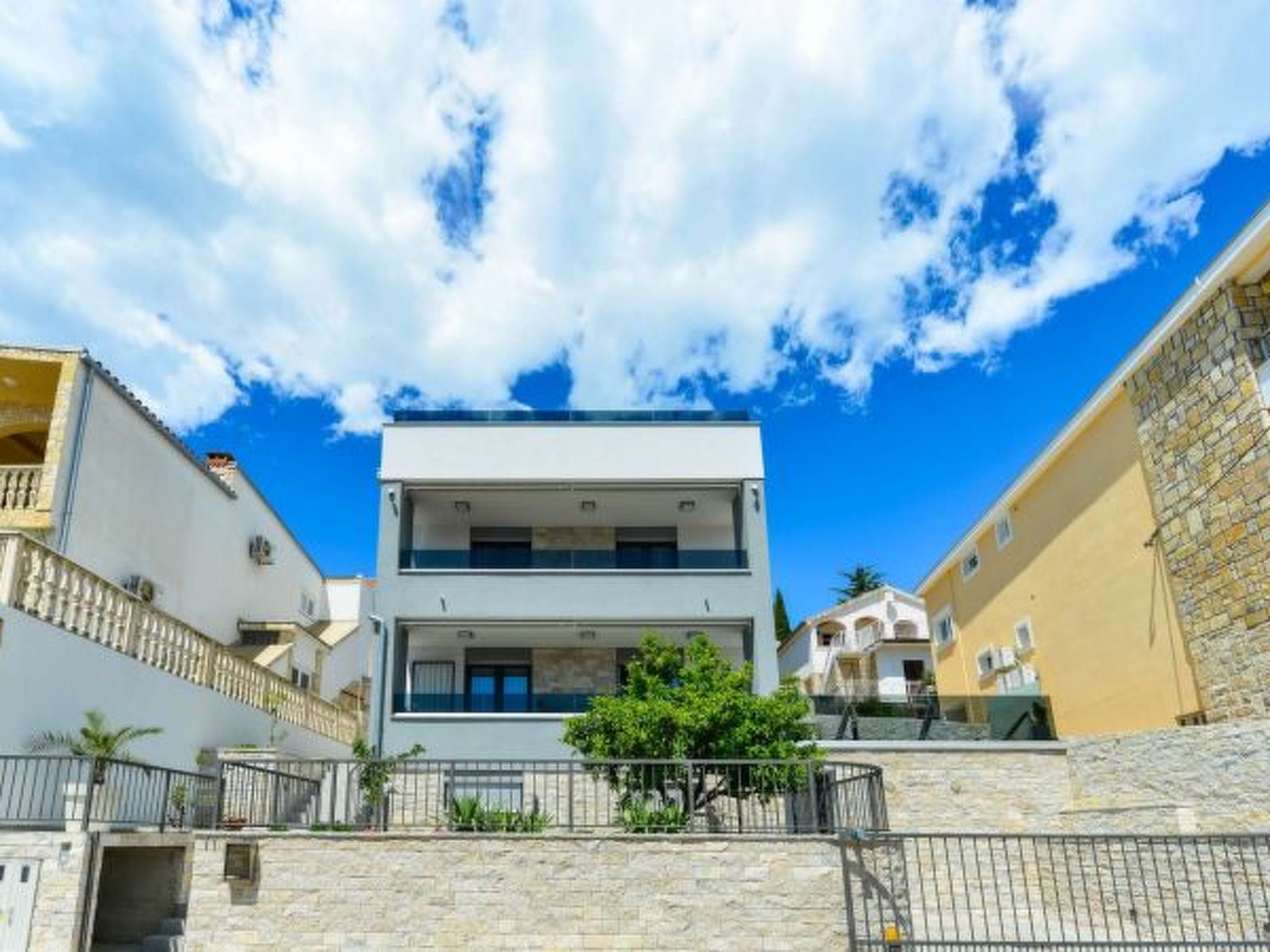 Modern Villa Futura with pool - Image-tags.info