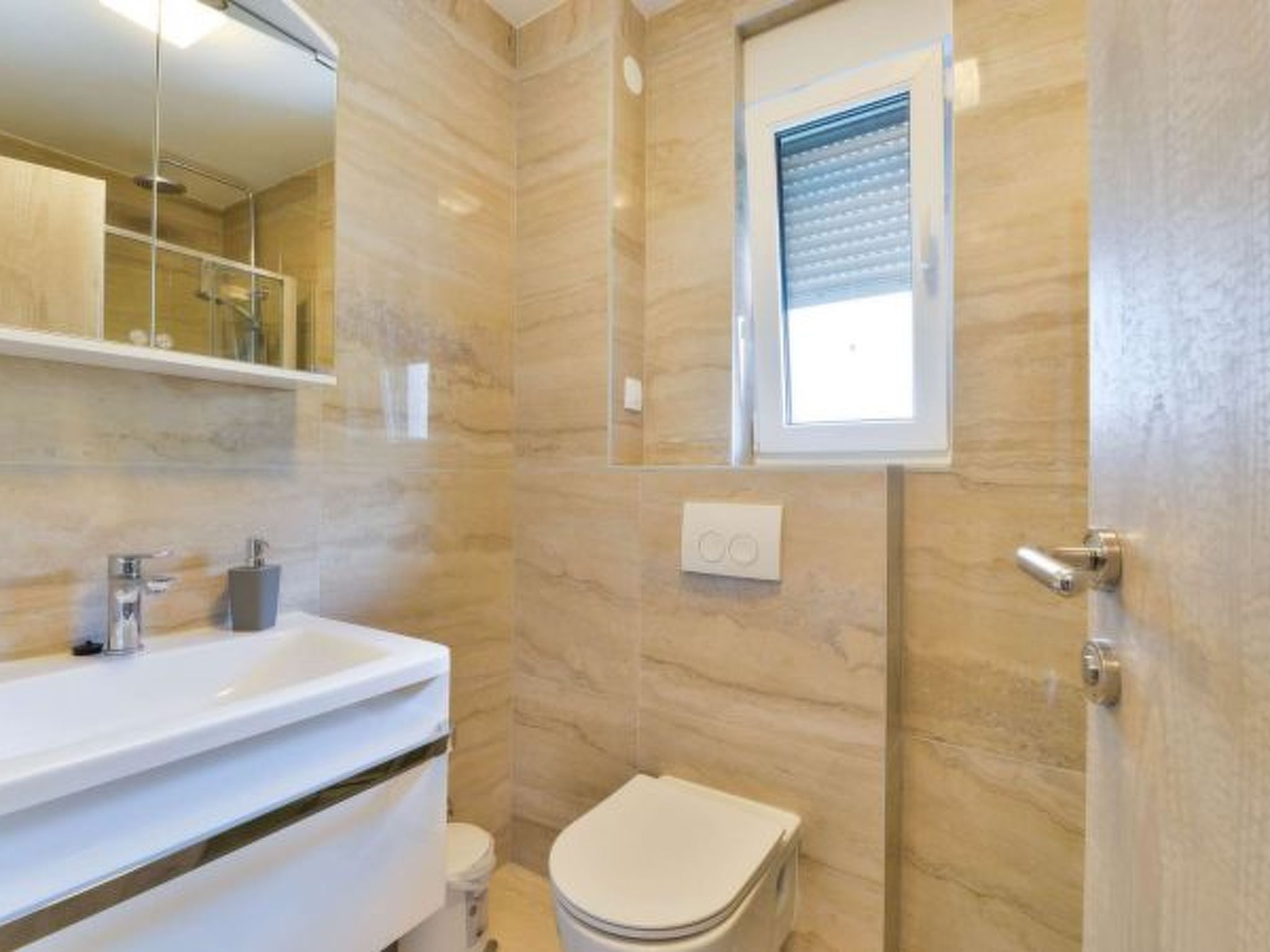 Modern Villa Futura with pool - Image-tags.info