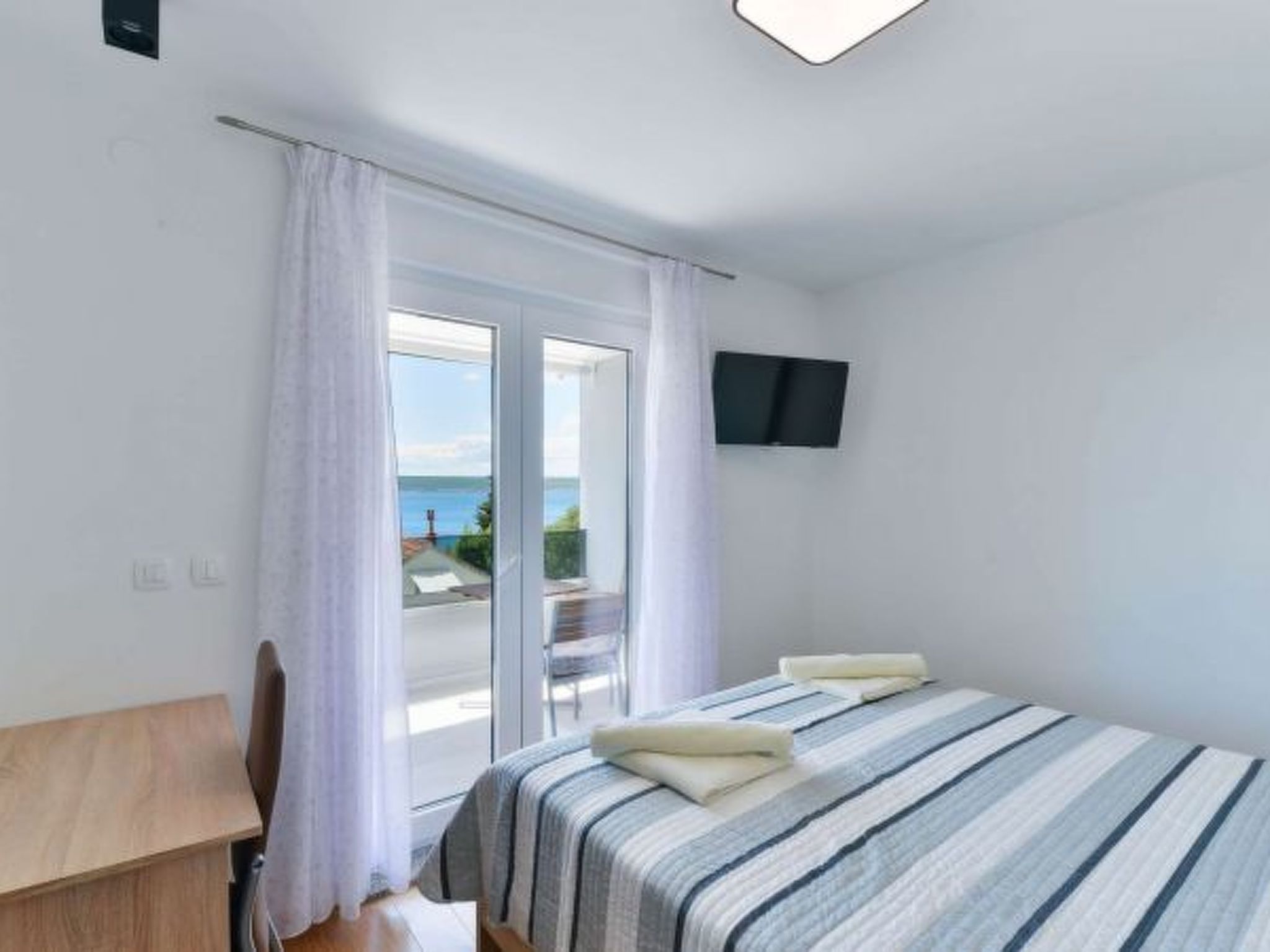 Modern Villa Futura with pool - Image-tags.info