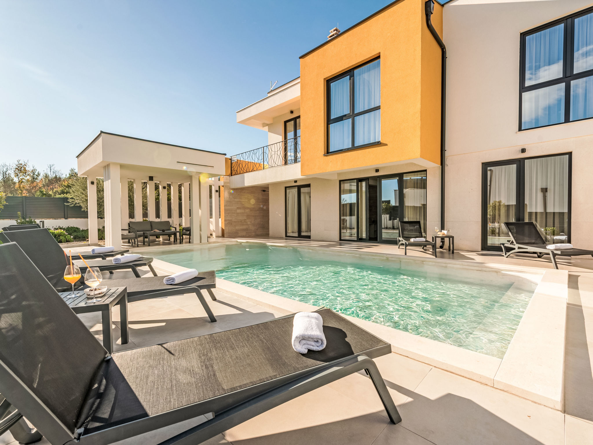 Villa with heated pool