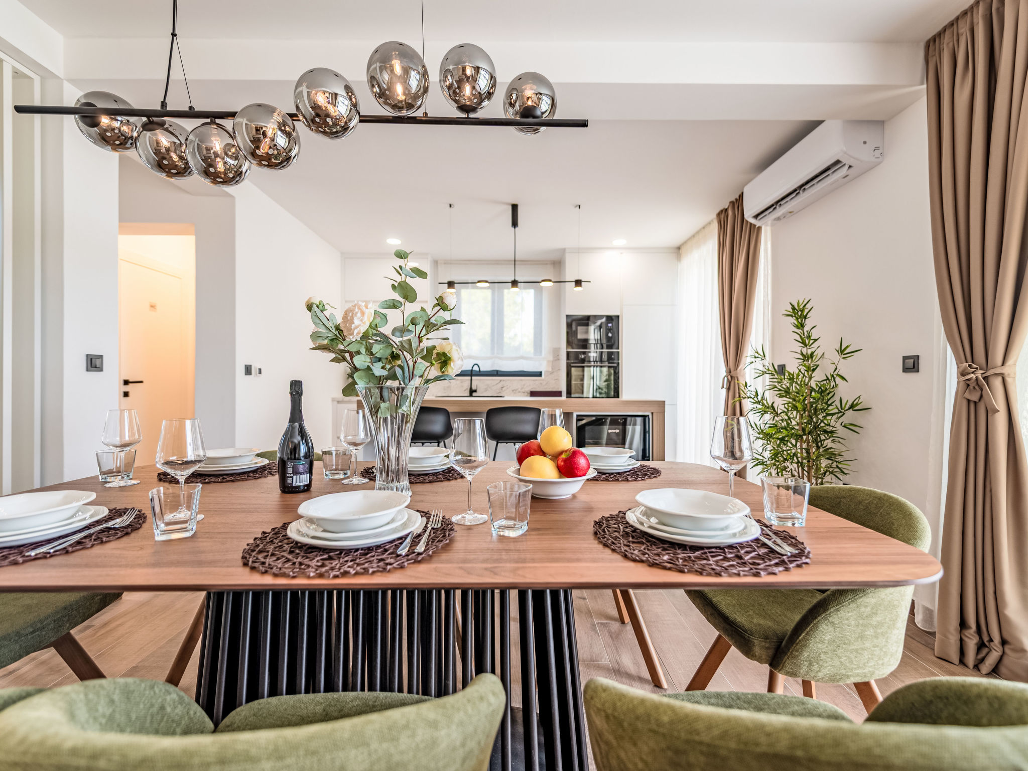 Villa with heated pool - Binnen