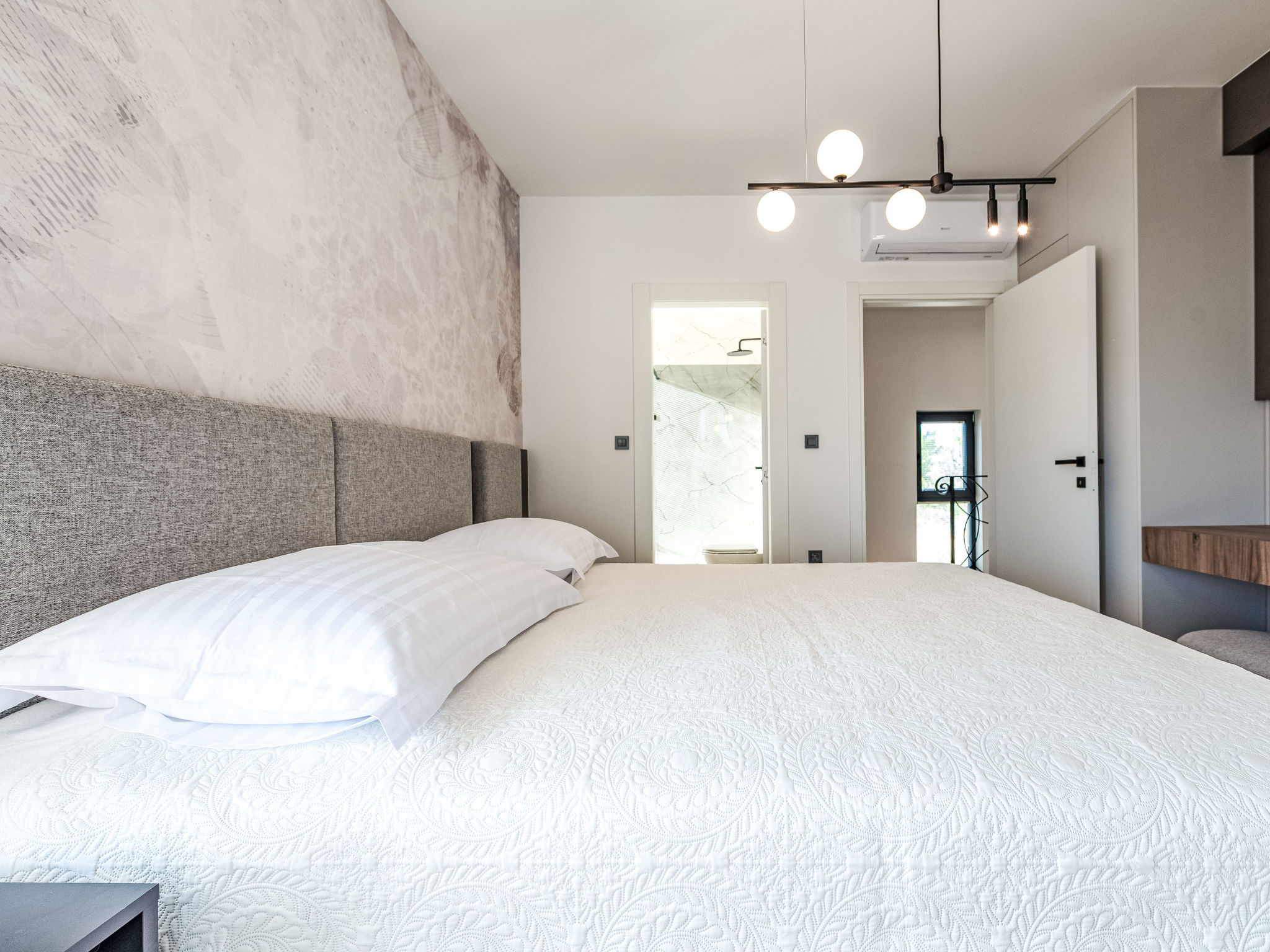 Villa with heated pool - Binnen