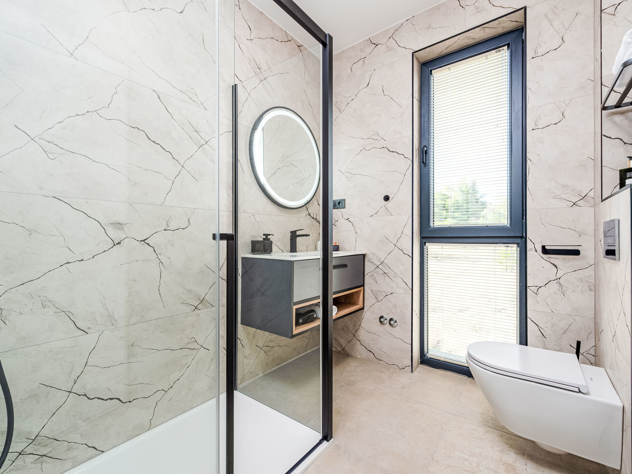 Villa with heated pool - Binnen