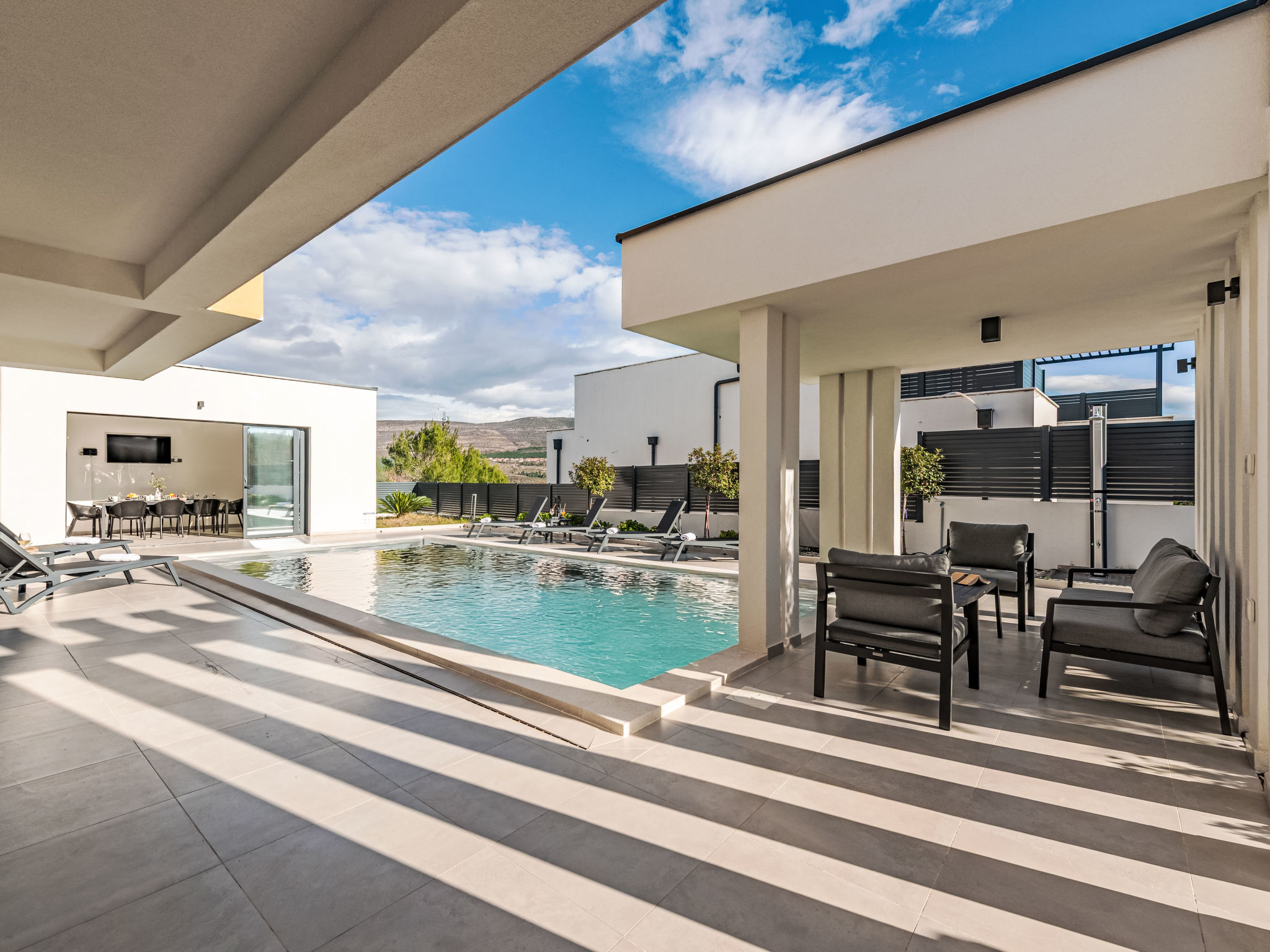 Villa with heated pool - Buiten