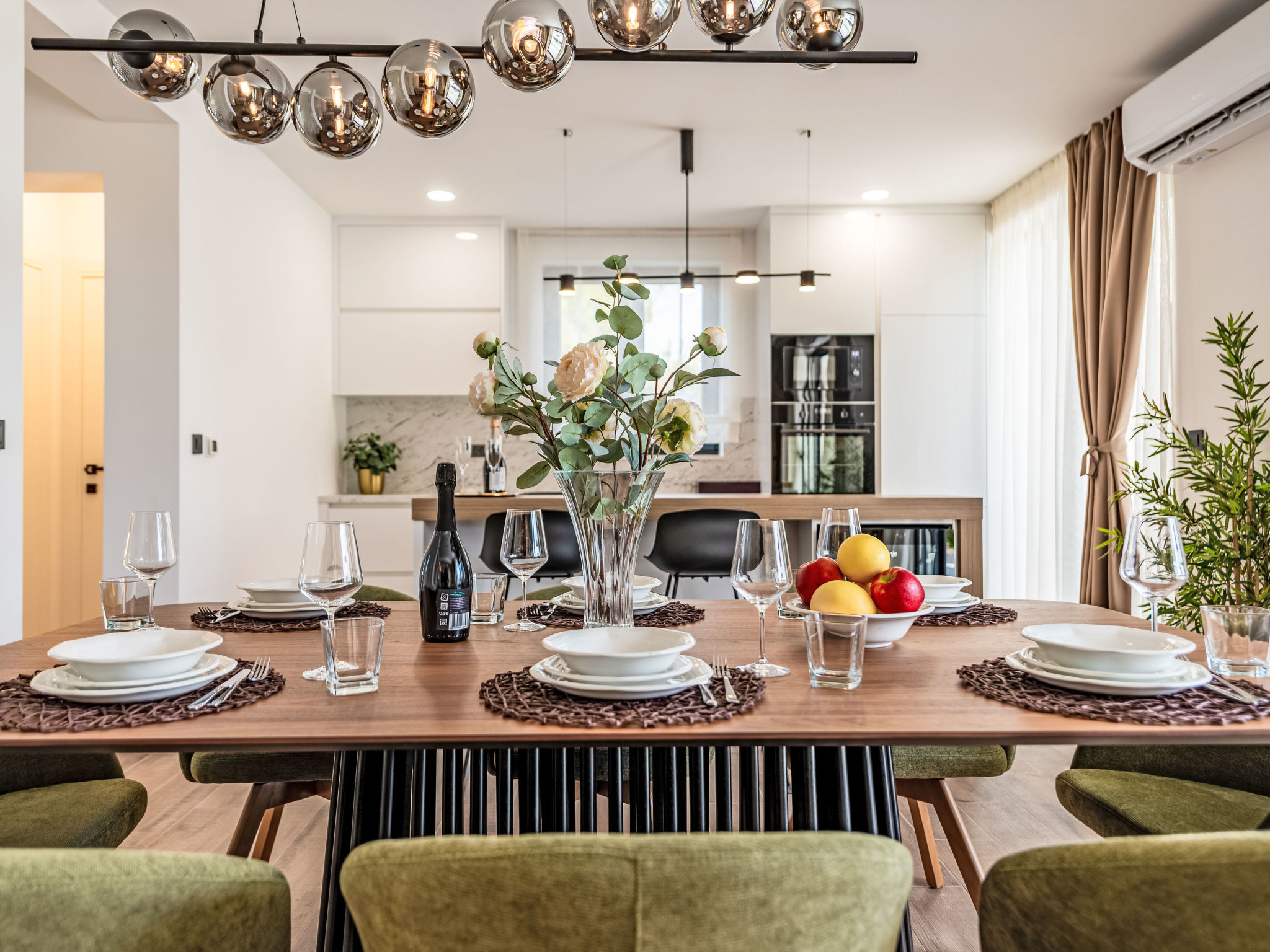 Villa with heated pool - Binnen