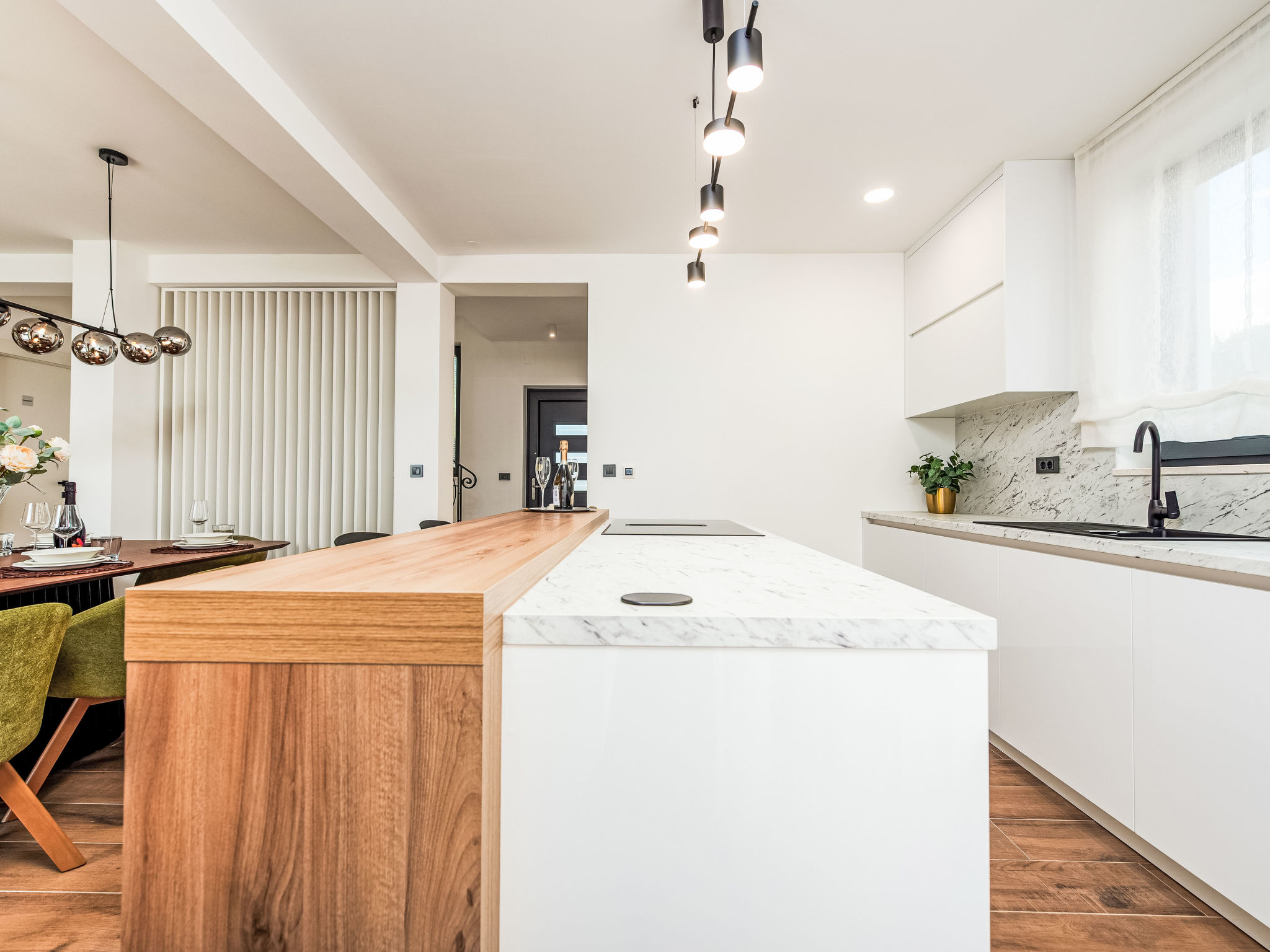 Villa with heated pool - Binnen