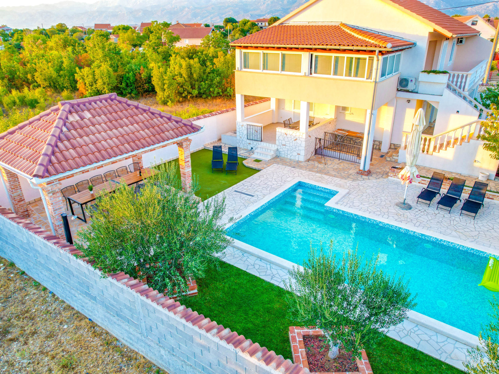 Holiday Home Dinko with pool - Buiten