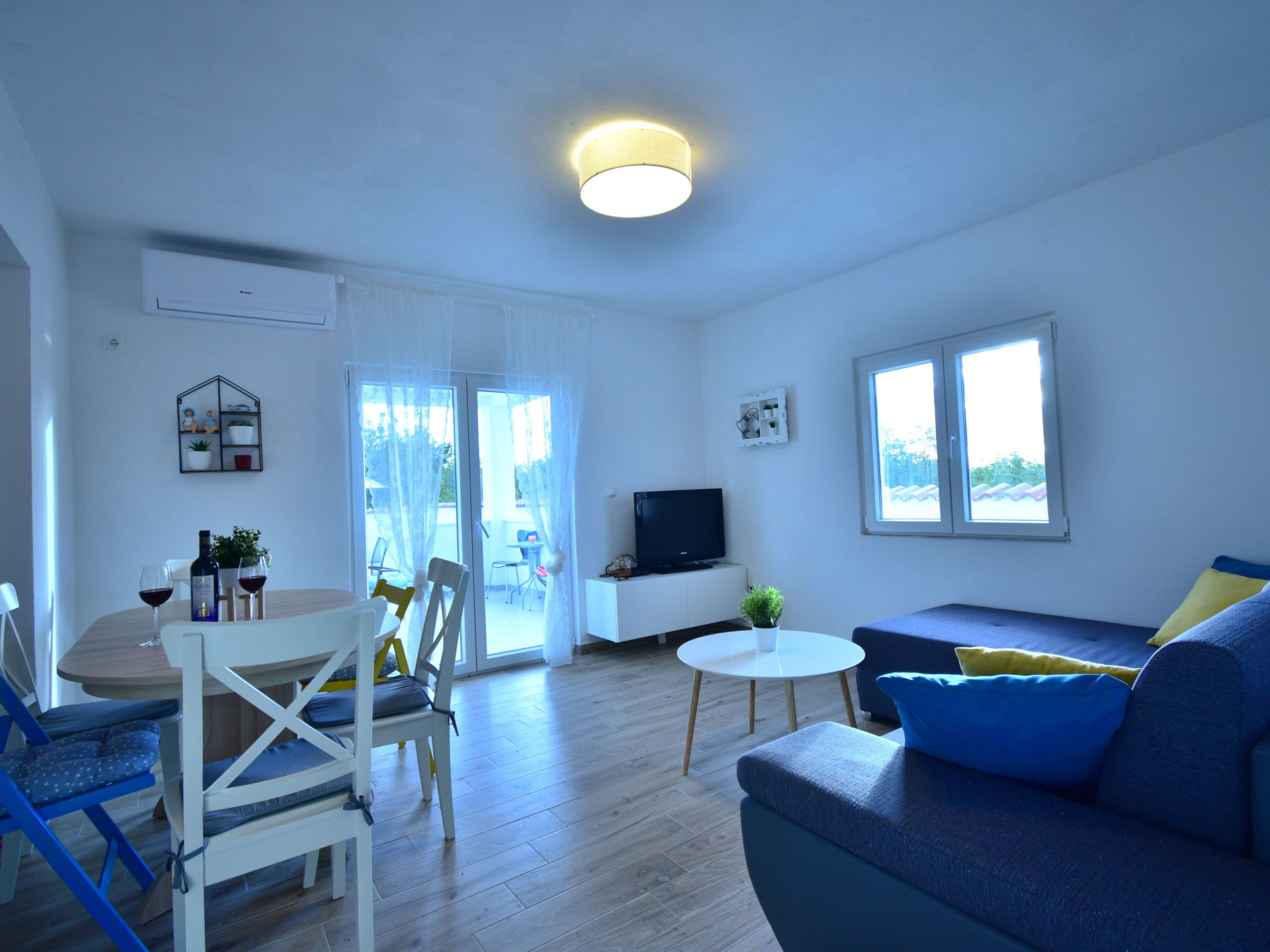 Holiday Home Dinko with pool - Binnen