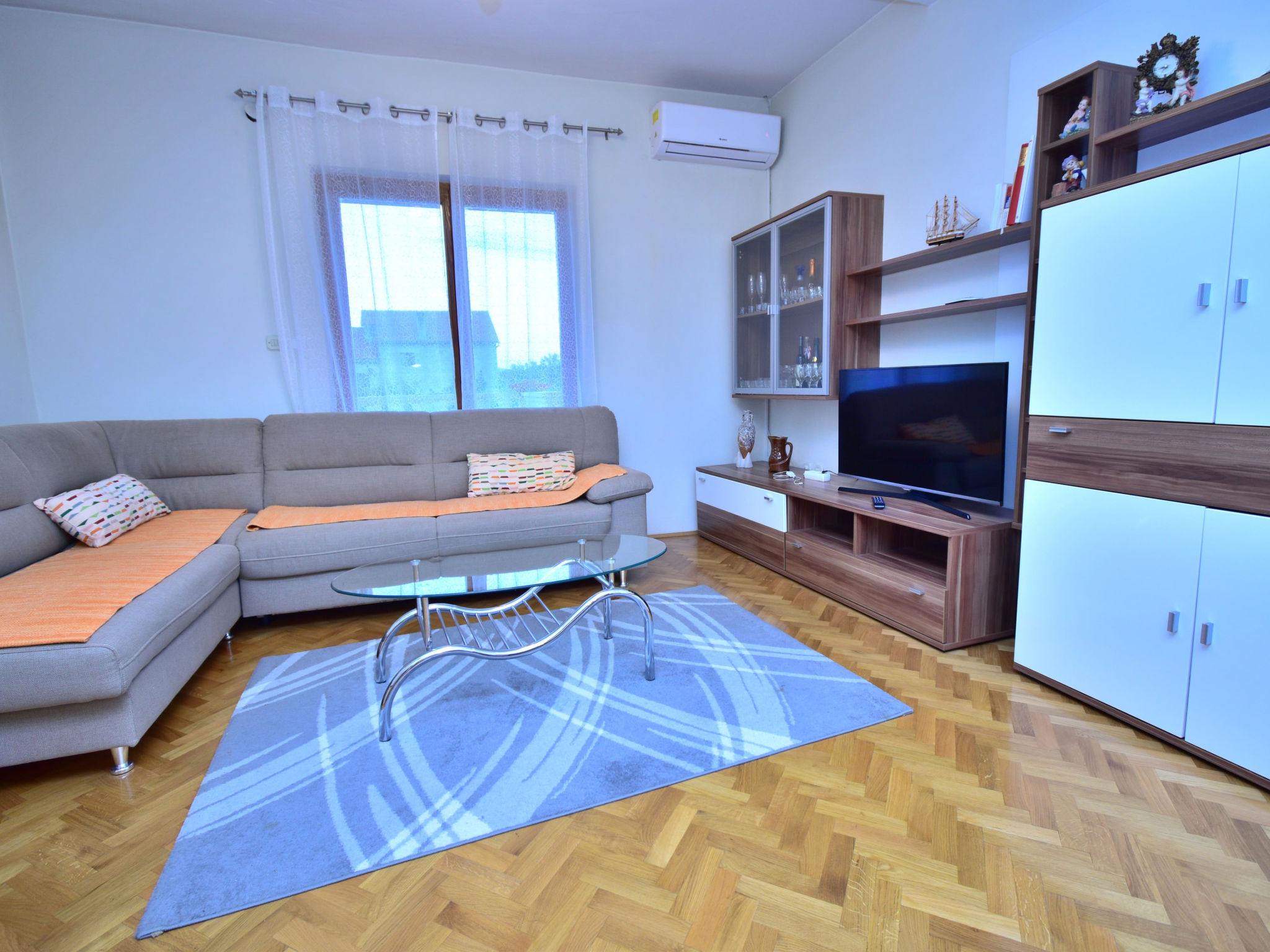 Holiday Home Dinko with pool - Binnen
