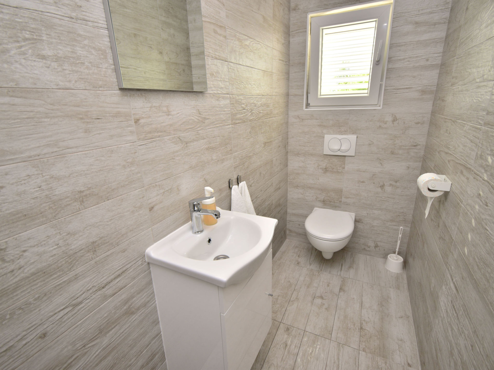 Holiday Home Dinko with pool - Binnen