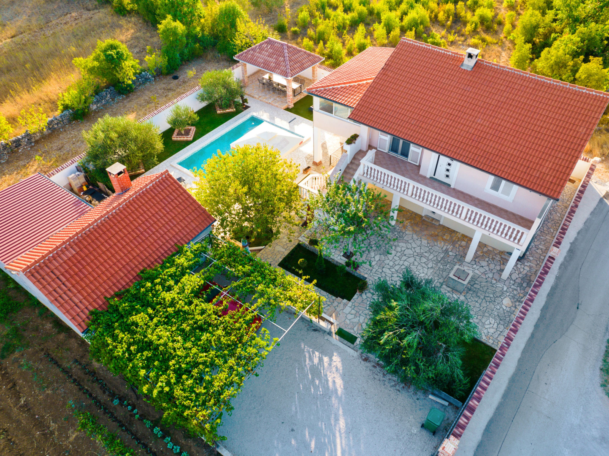 Holiday Home Dinko with pool - Buiten
