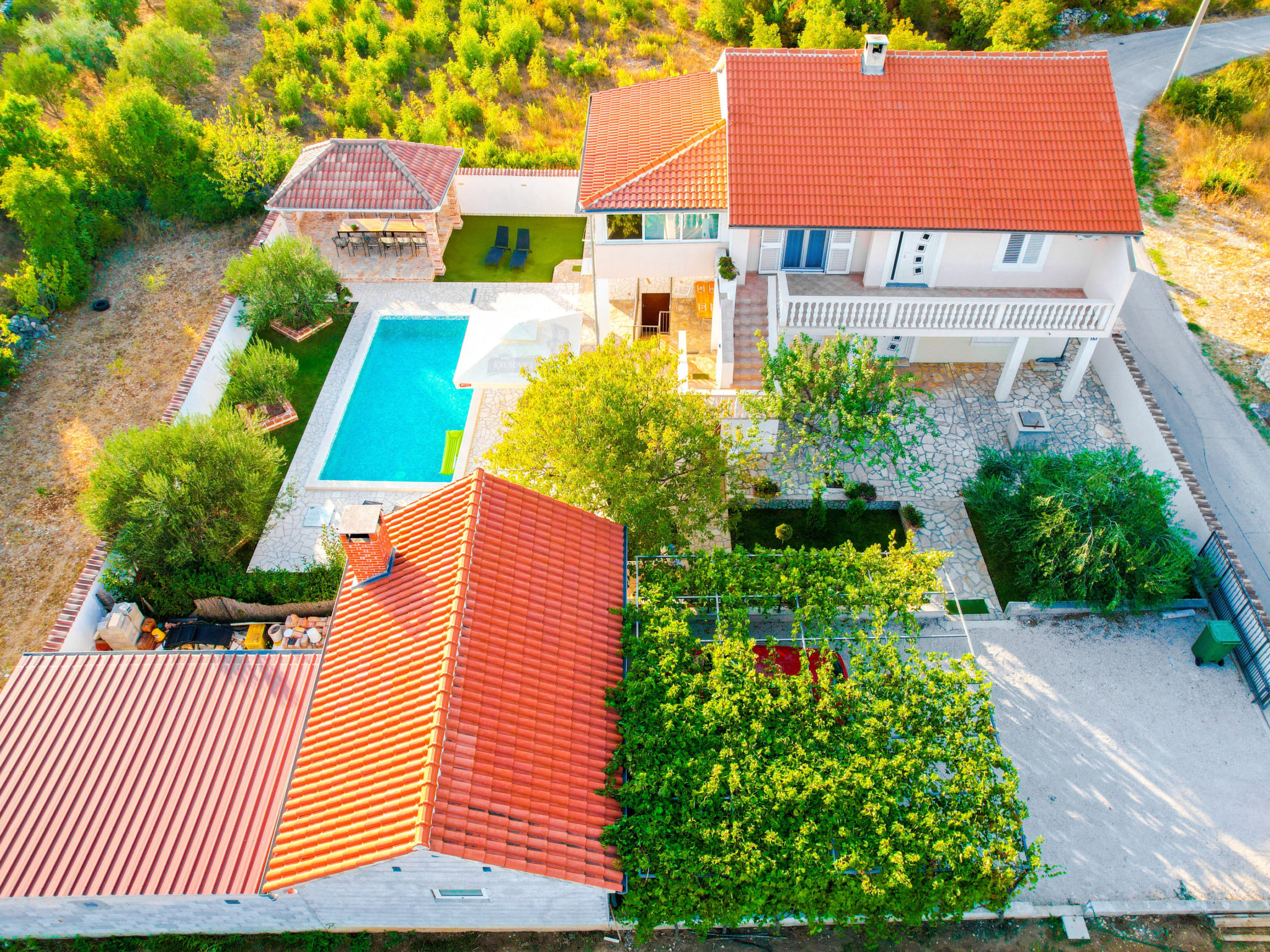 Holiday Home Dinko with pool - Buiten