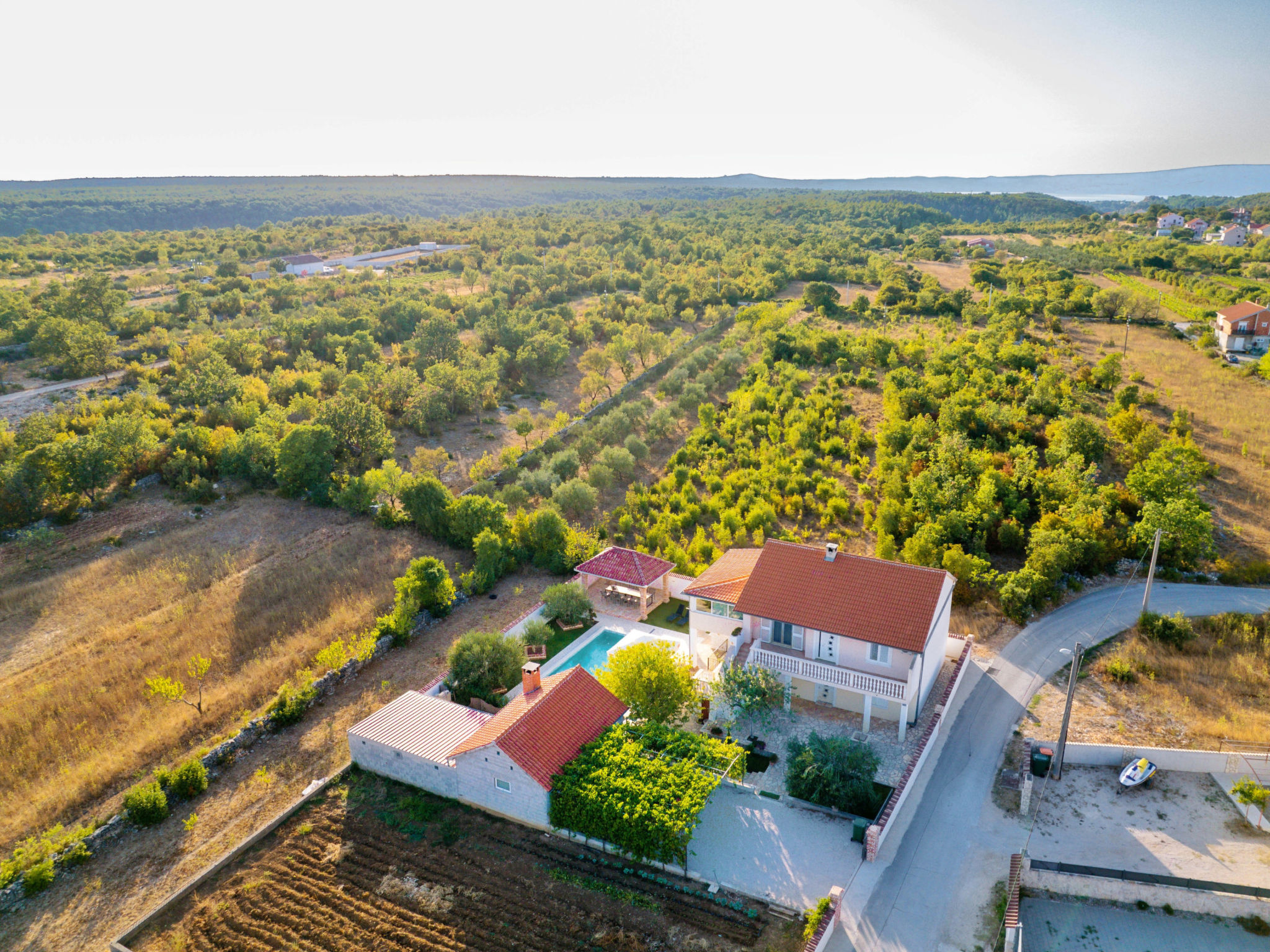 Holiday Home Dinko with pool - Buiten