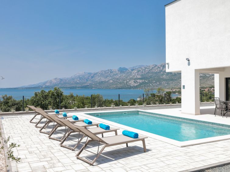 Villa Stellante mit privatem Pool und Meerblick in Rovanjska