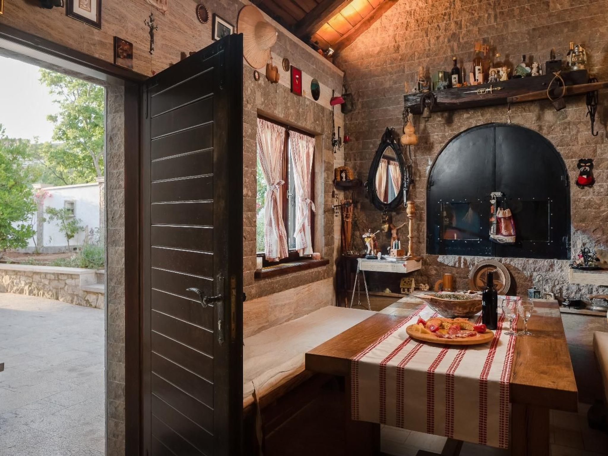 Rustikale Ferienvilla Pomalo-Inside