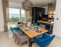 Luxe Villa Anka: privé-verwarmd zwembad direct aan zee in Rovanjska - thumbnail 4