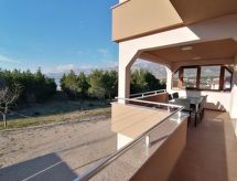 Strandhuis Rončević: Modern genieten aan de Adriatische kust in Rovanjska - thumbnail 4