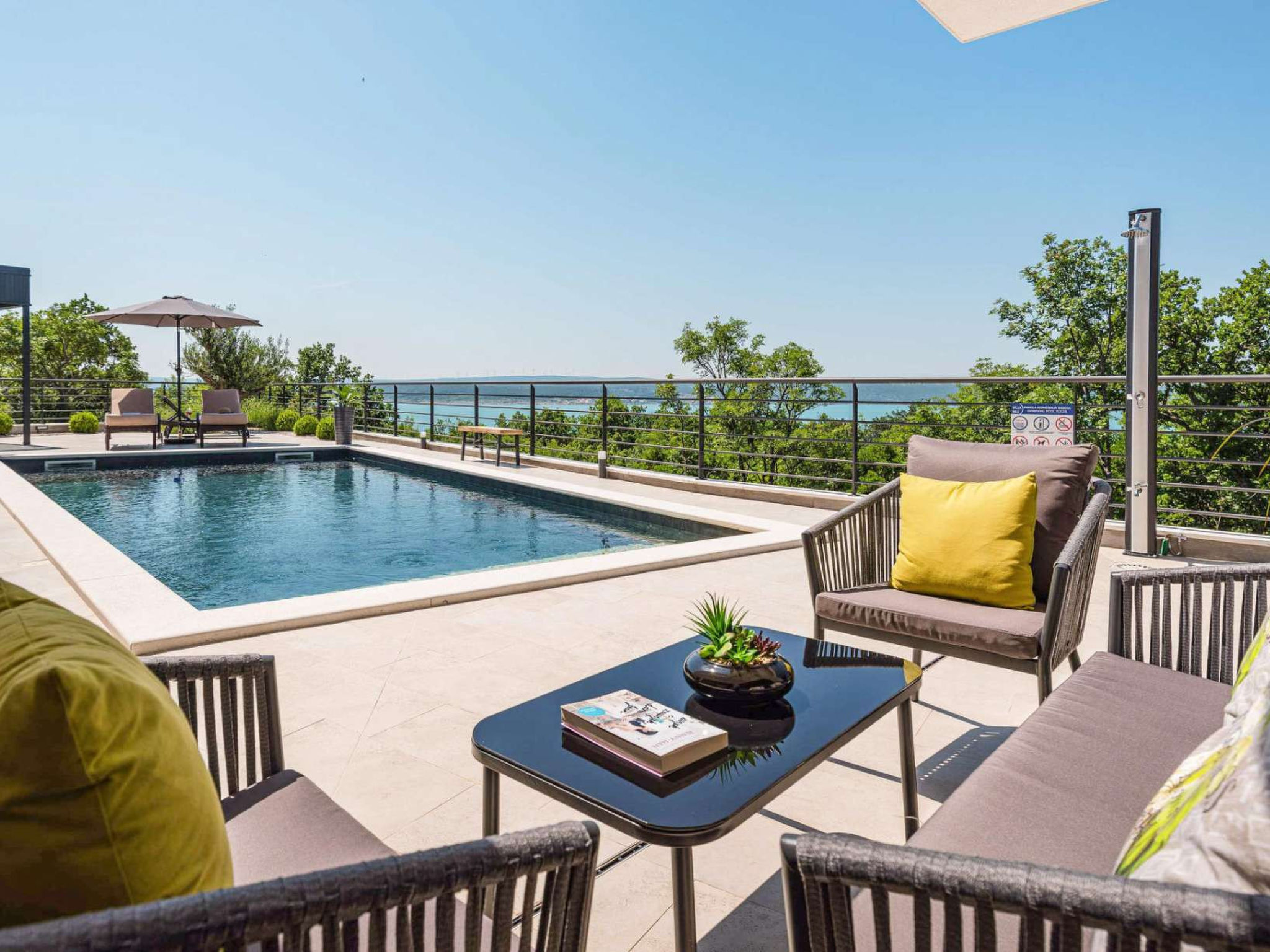 Villa Royal Hill with pool