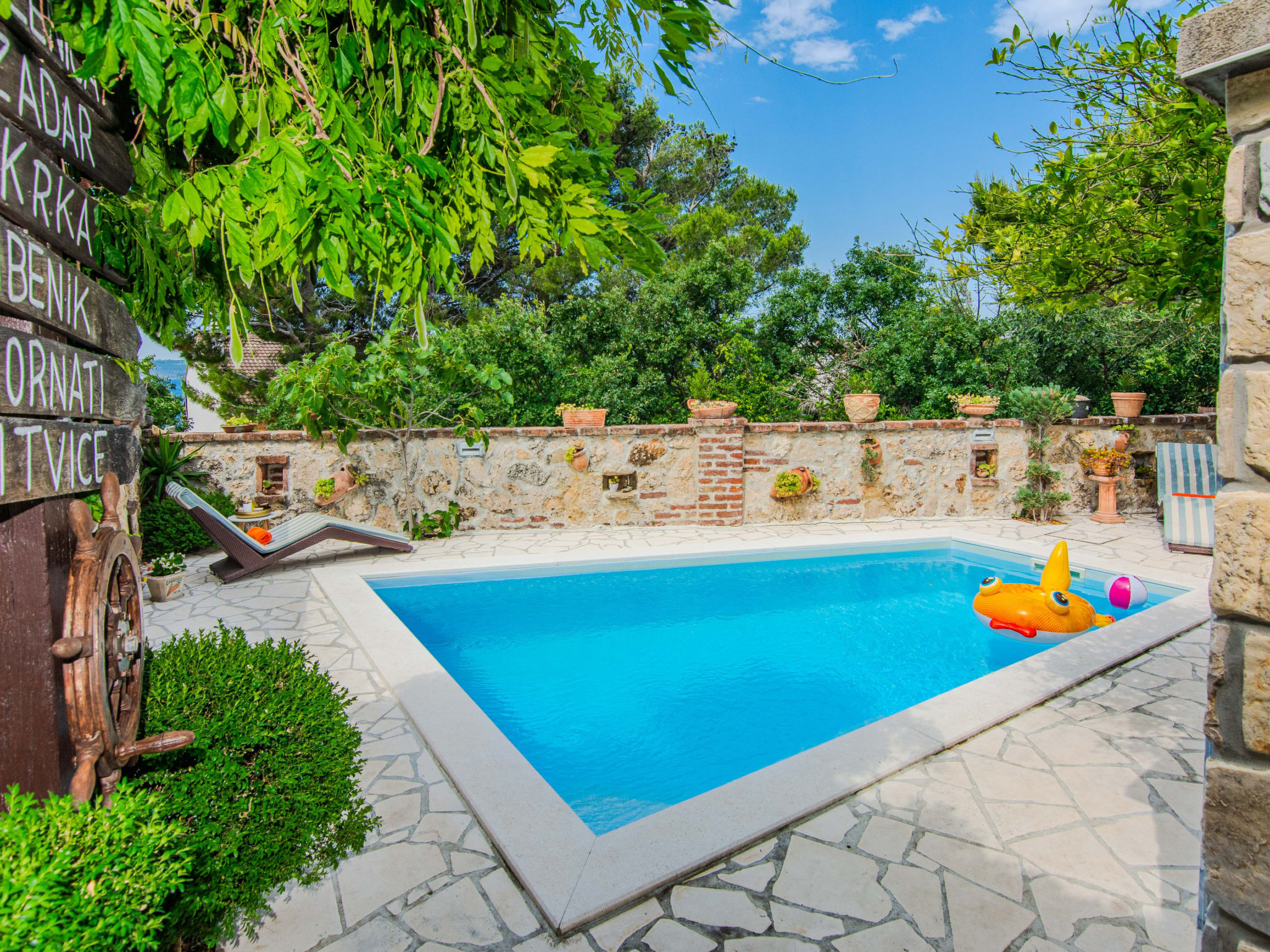 Rustical Villa Verde with pool