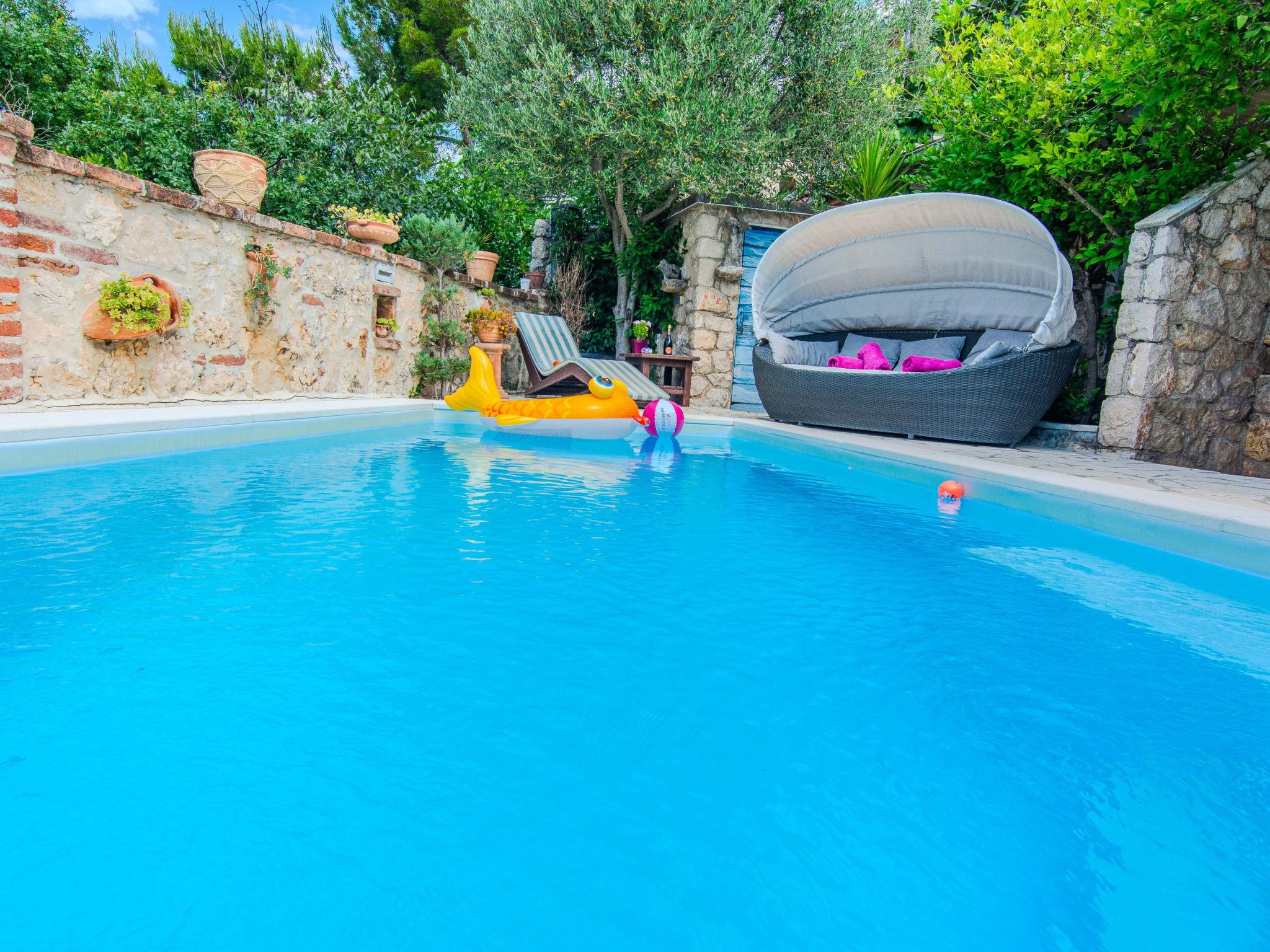 Rustical Villa Verde with pool