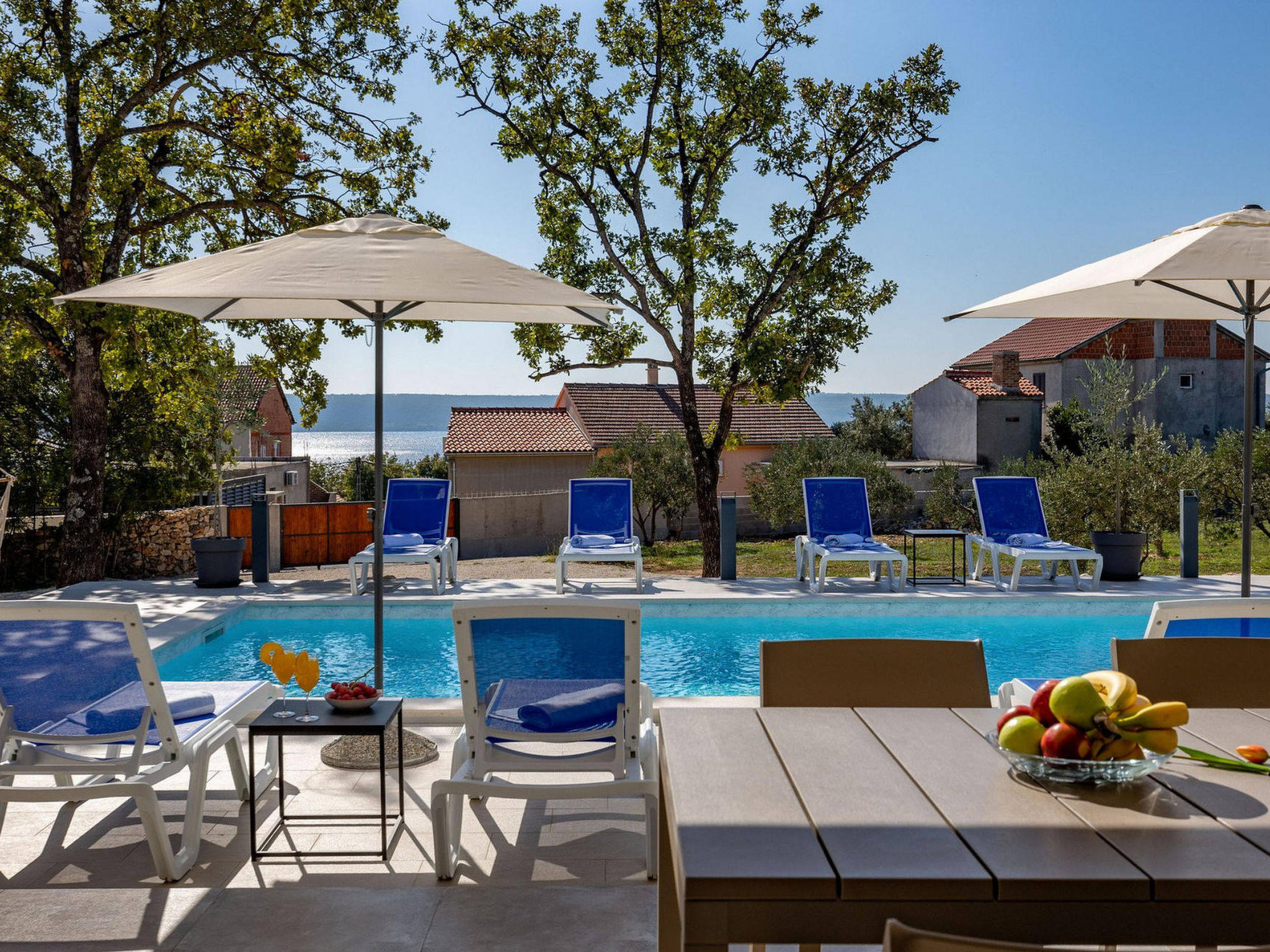 Seaview Villa Deep Green with pool