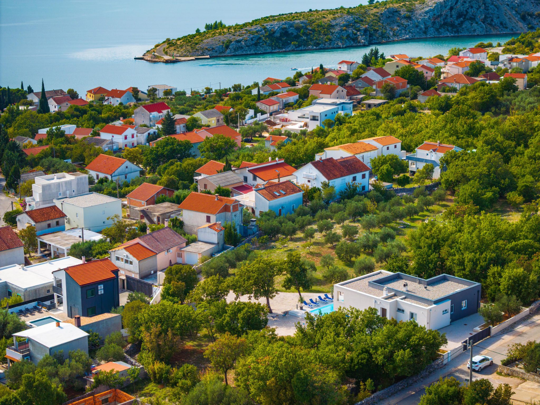Seaview Villa Deep Green with pool