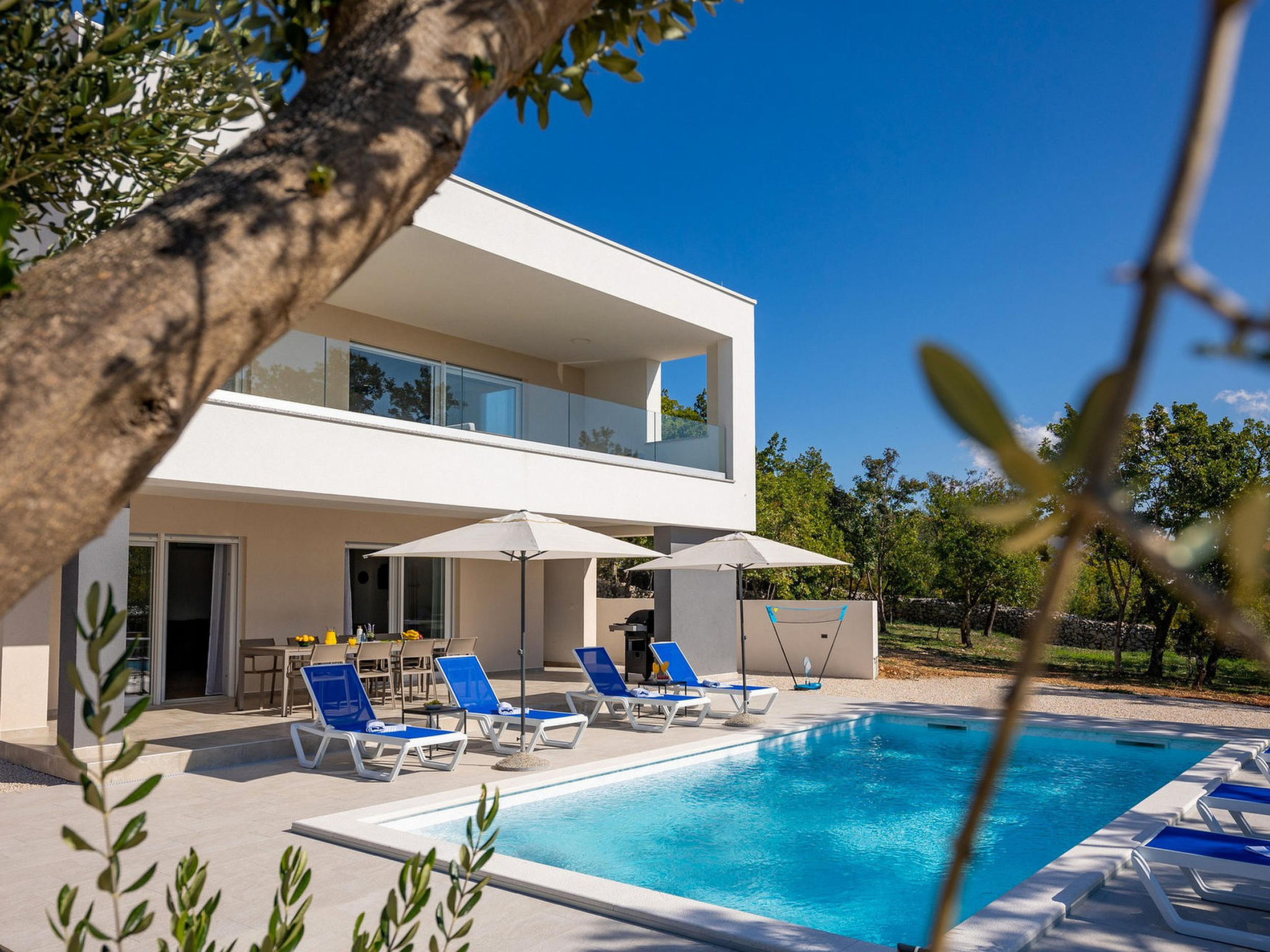 Seaview Villa Deep Green with pool