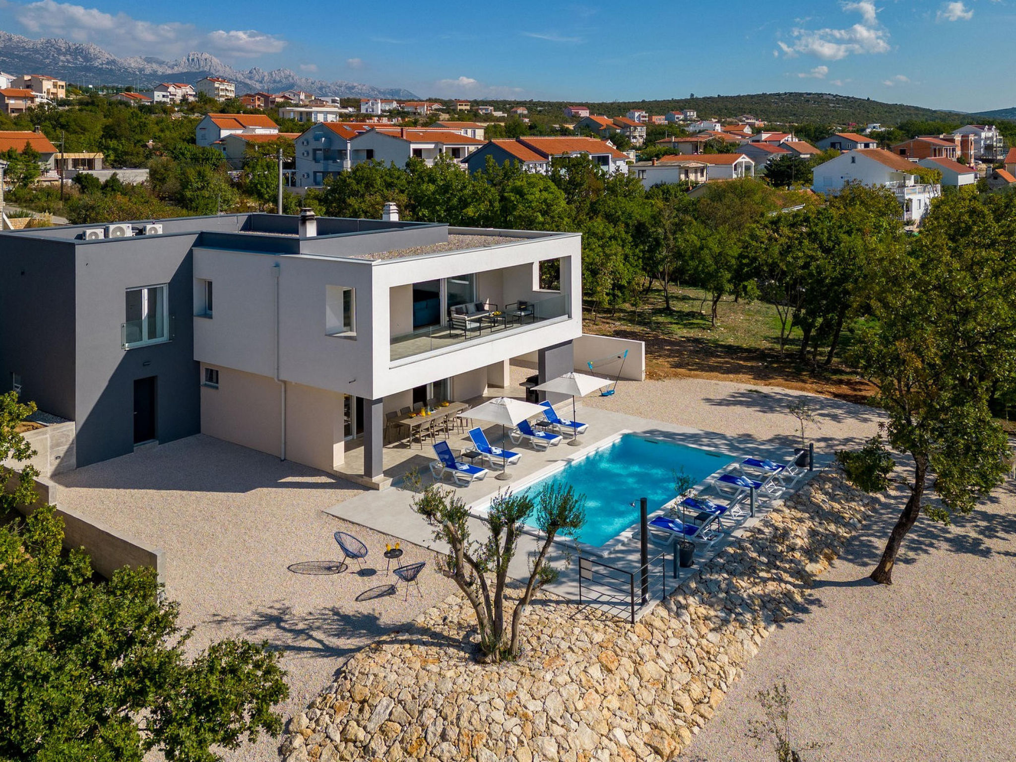 Seaview Villa Deep Green with pool