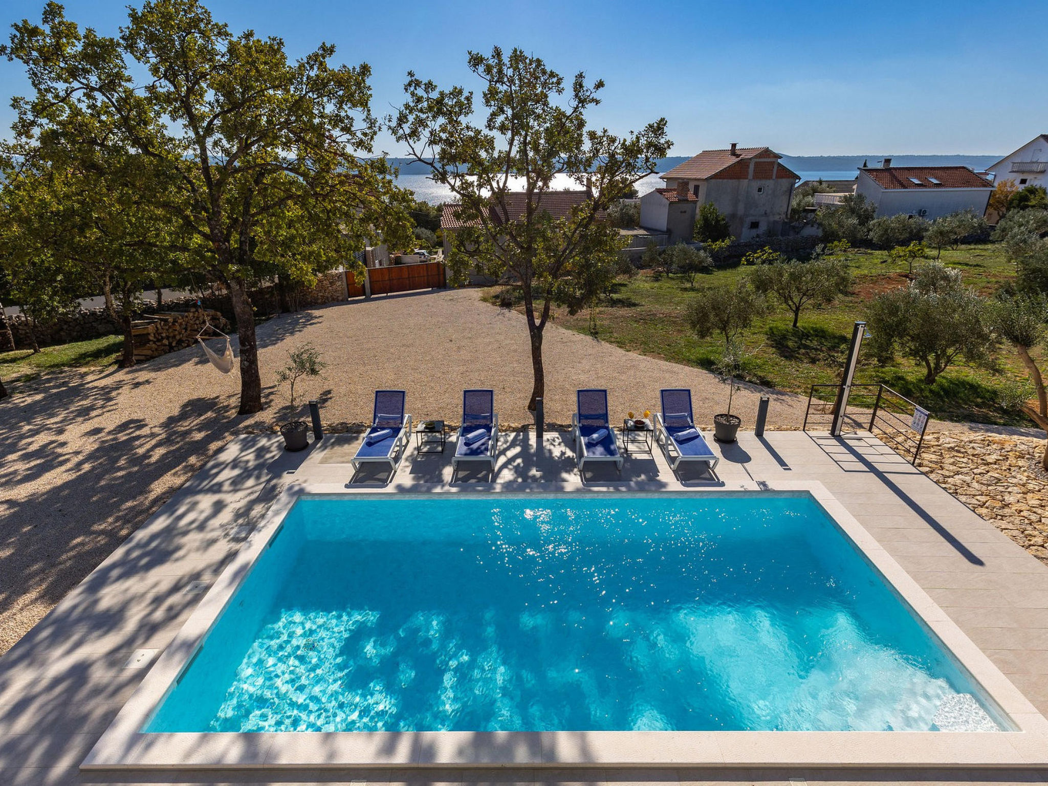 Seaview Villa Deep Green with pool