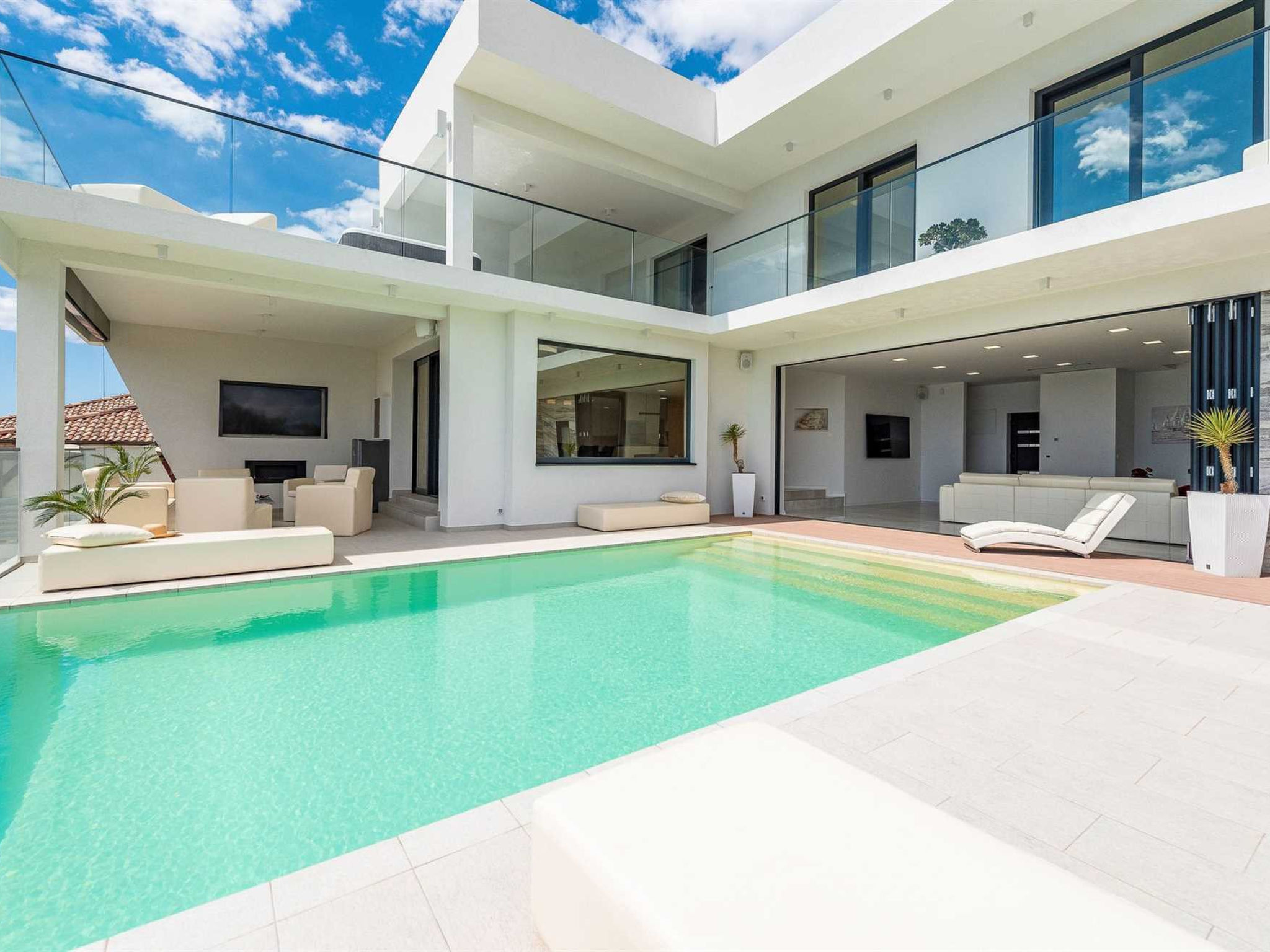 Luxury Villa Michele with infinity pool