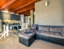 Appartement Škroćo: Direct aan Zee in Maslenica met 3 Slaapkamers - thumbnail 3