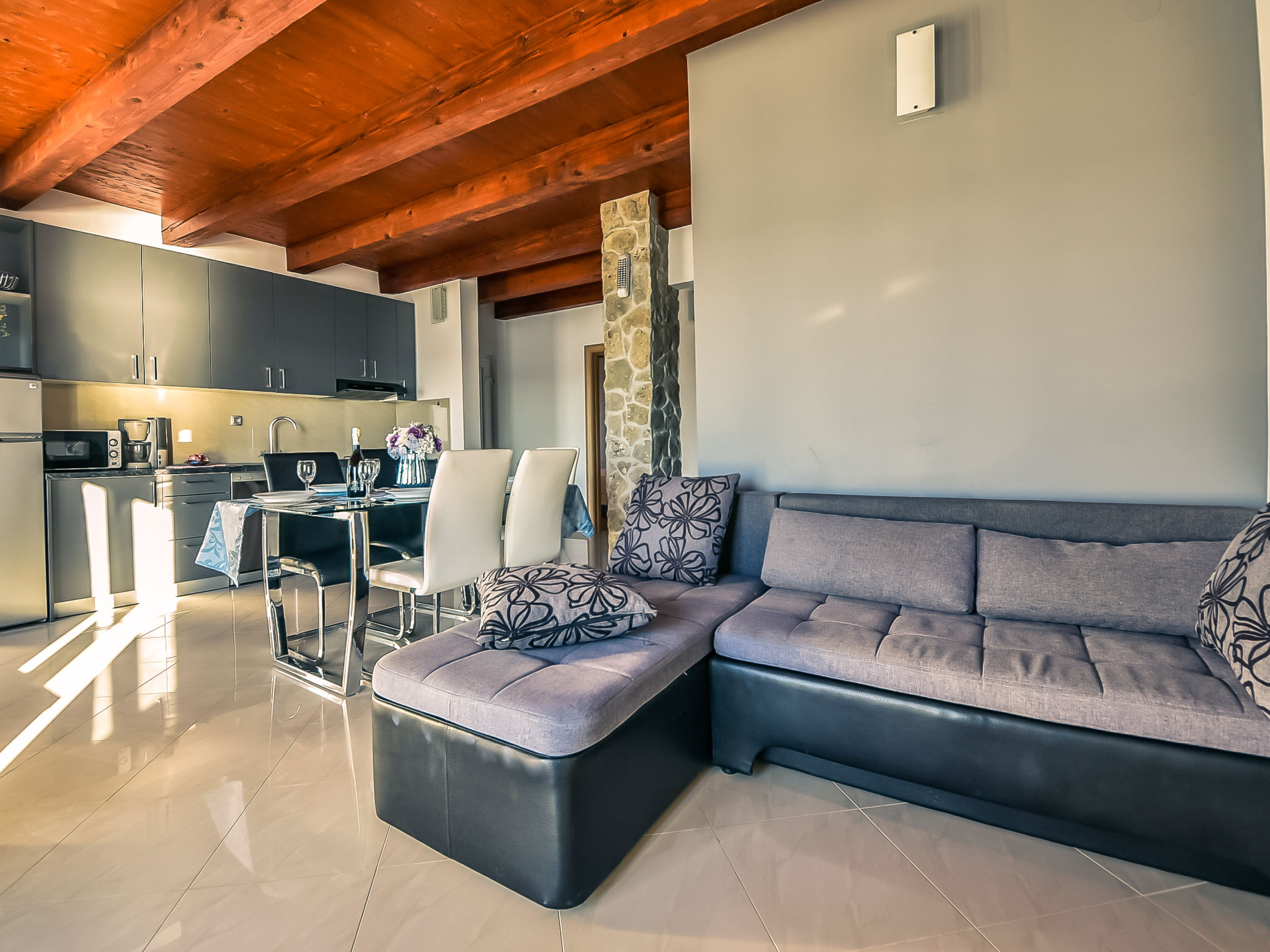 Appartement Škroćo: Direct aan Zee in Maslenica met 3 Slaapkamers - foto 3