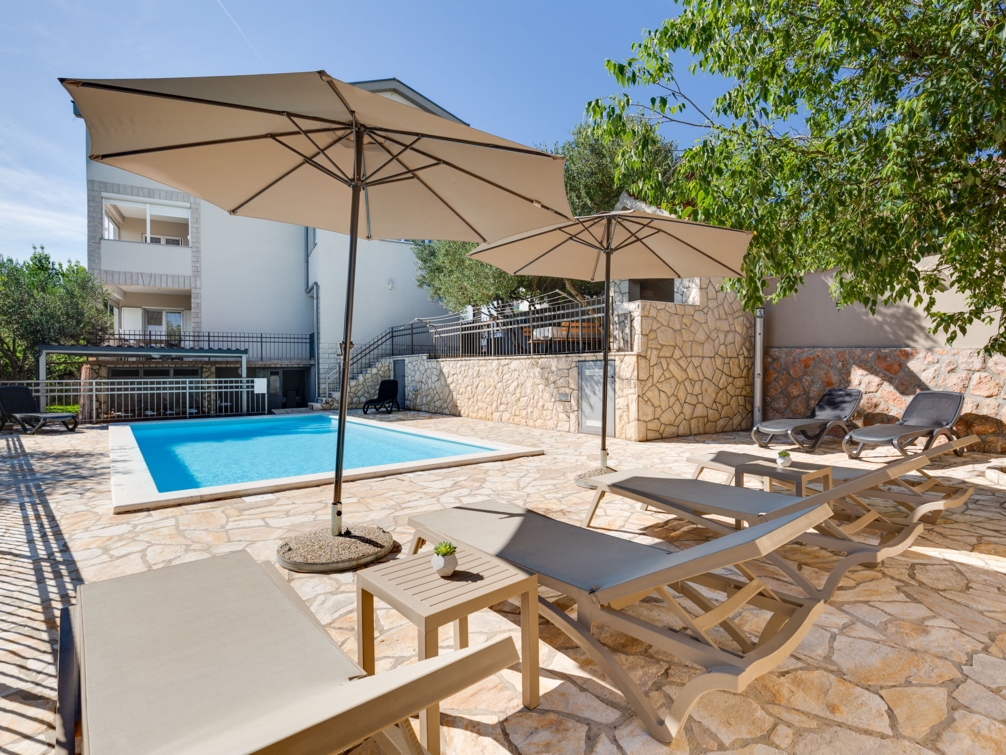 Appartement Relax in Maslenica: 150m van zee met zwembad - foto 2