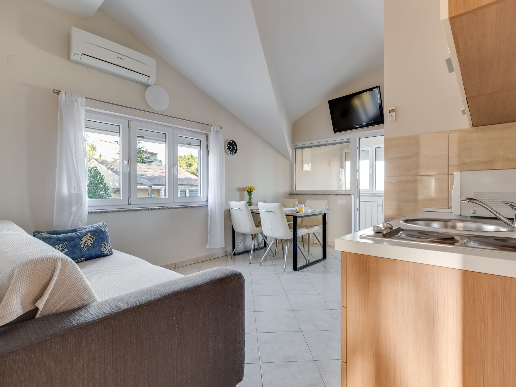Appartement Relax in Maslenica: 150m van zee met zwembad - foto 17
