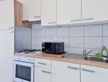Sfeervol appartement met airco vlakbij zee en strand in Maslenica - thumbnail 3