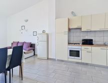 Sfeervol appartement met airco vlakbij zee en strand in Maslenica - thumbnail 6