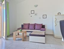 Sfeervol appartement met airco vlakbij zee en strand in Maslenica - thumbnail 5