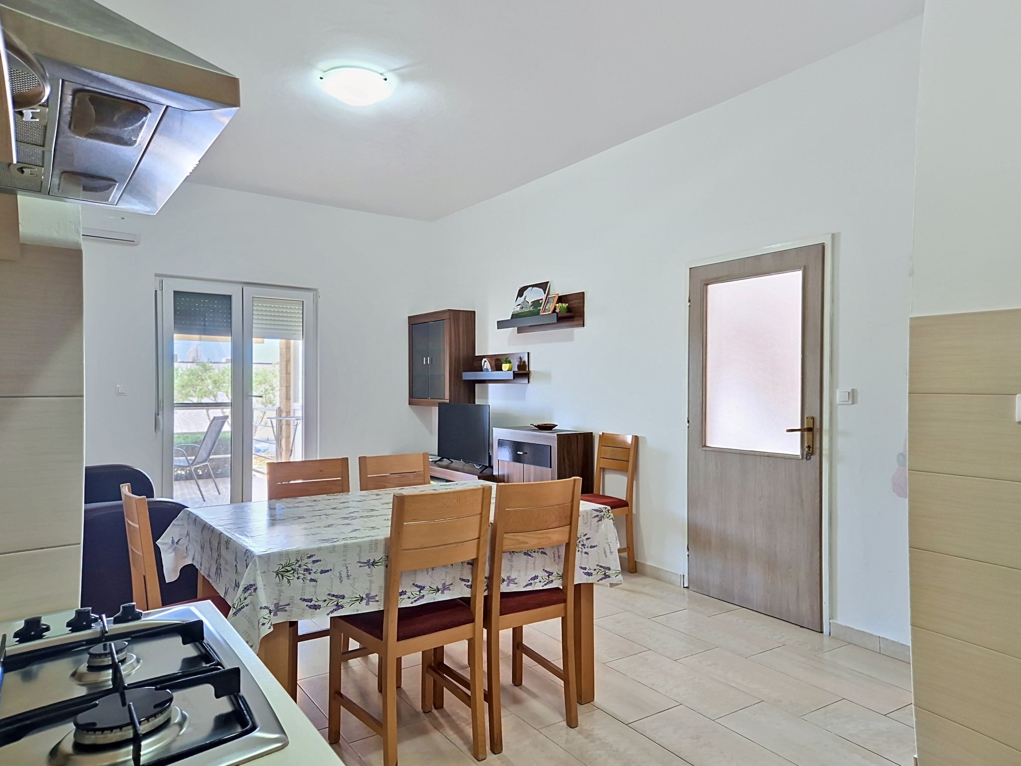 Appartement Ivan in Maslenica: aan zee met uitzicht op de Velebit-bergen - foto 4