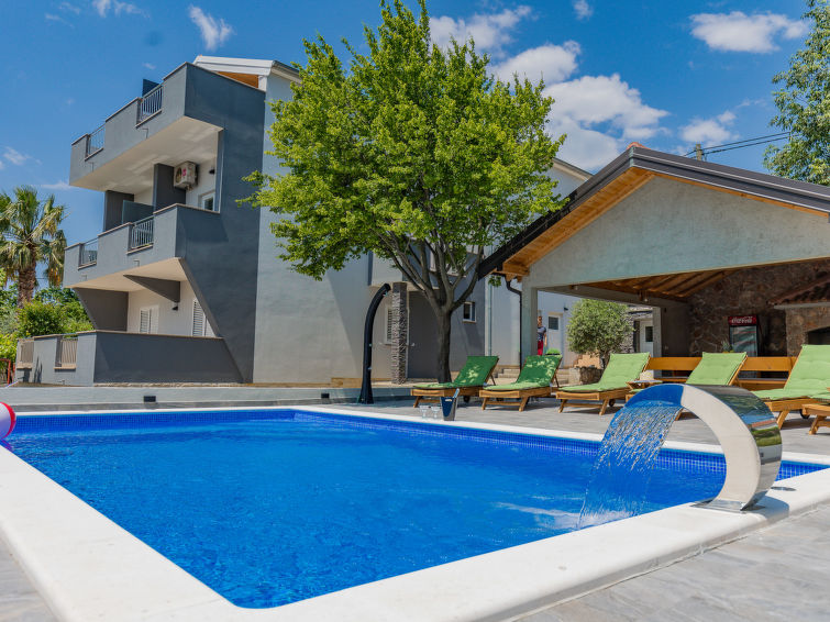 Search and Stay destination Maslenica, Zadarska županija - Croatia from AU$ 111. Maja (SRD420)