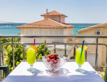 Appartement Maja: luxe studio aan zee met zwembad in Maslenica, Kroatië - thumbnail 6